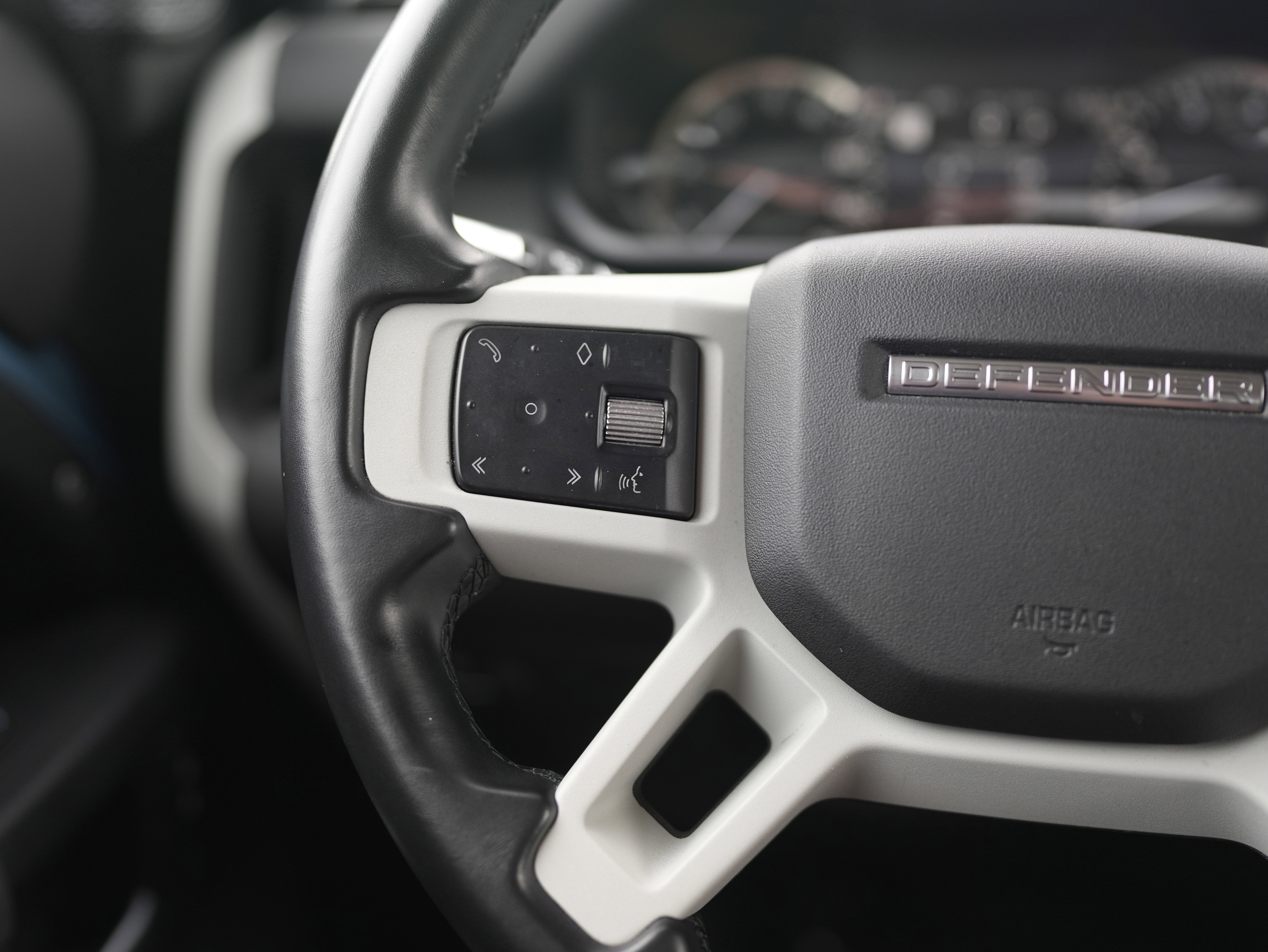 2022 Land Rover Defender 90 Standard