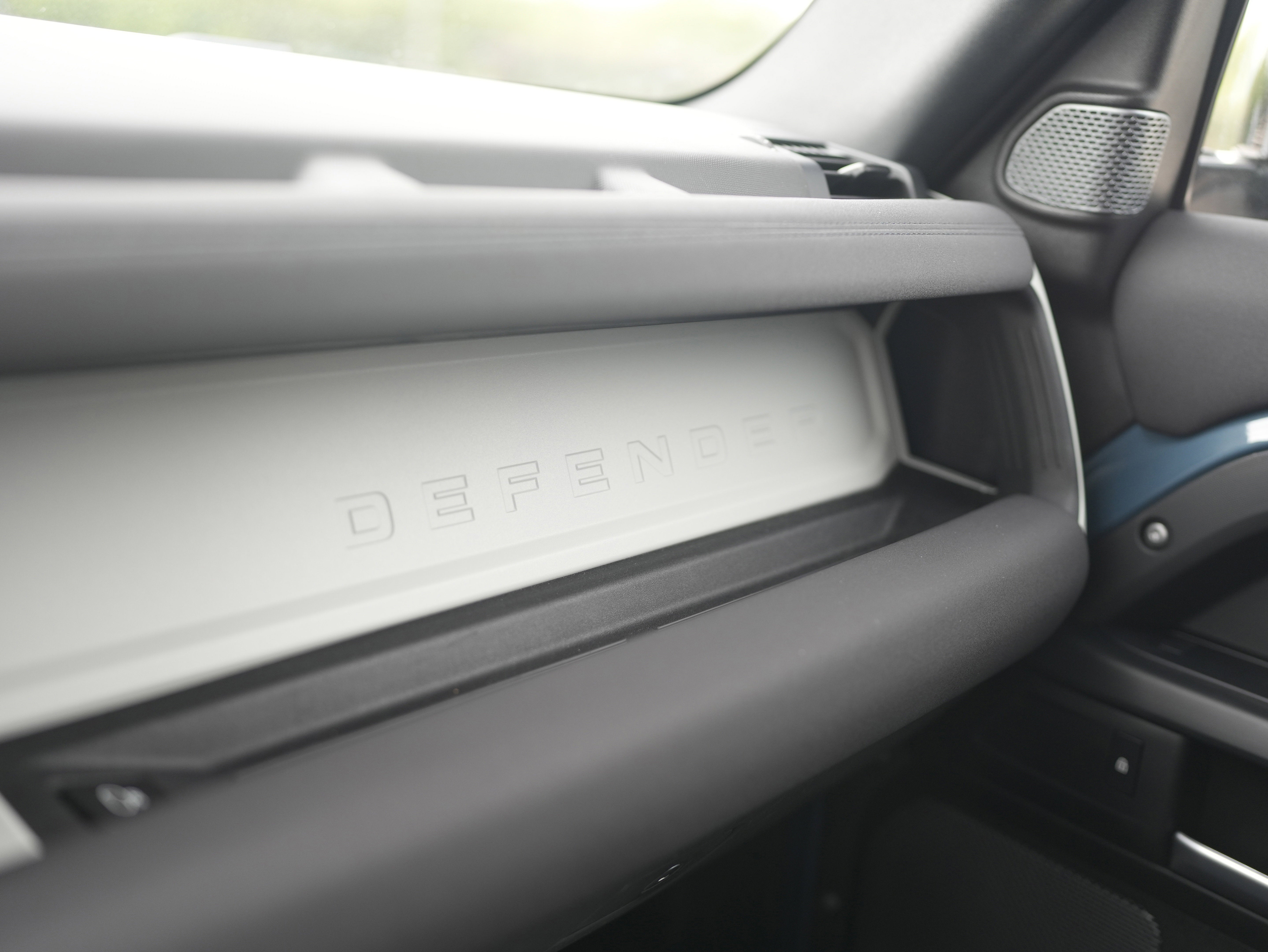 2022 Land Rover Defender 90 Standard