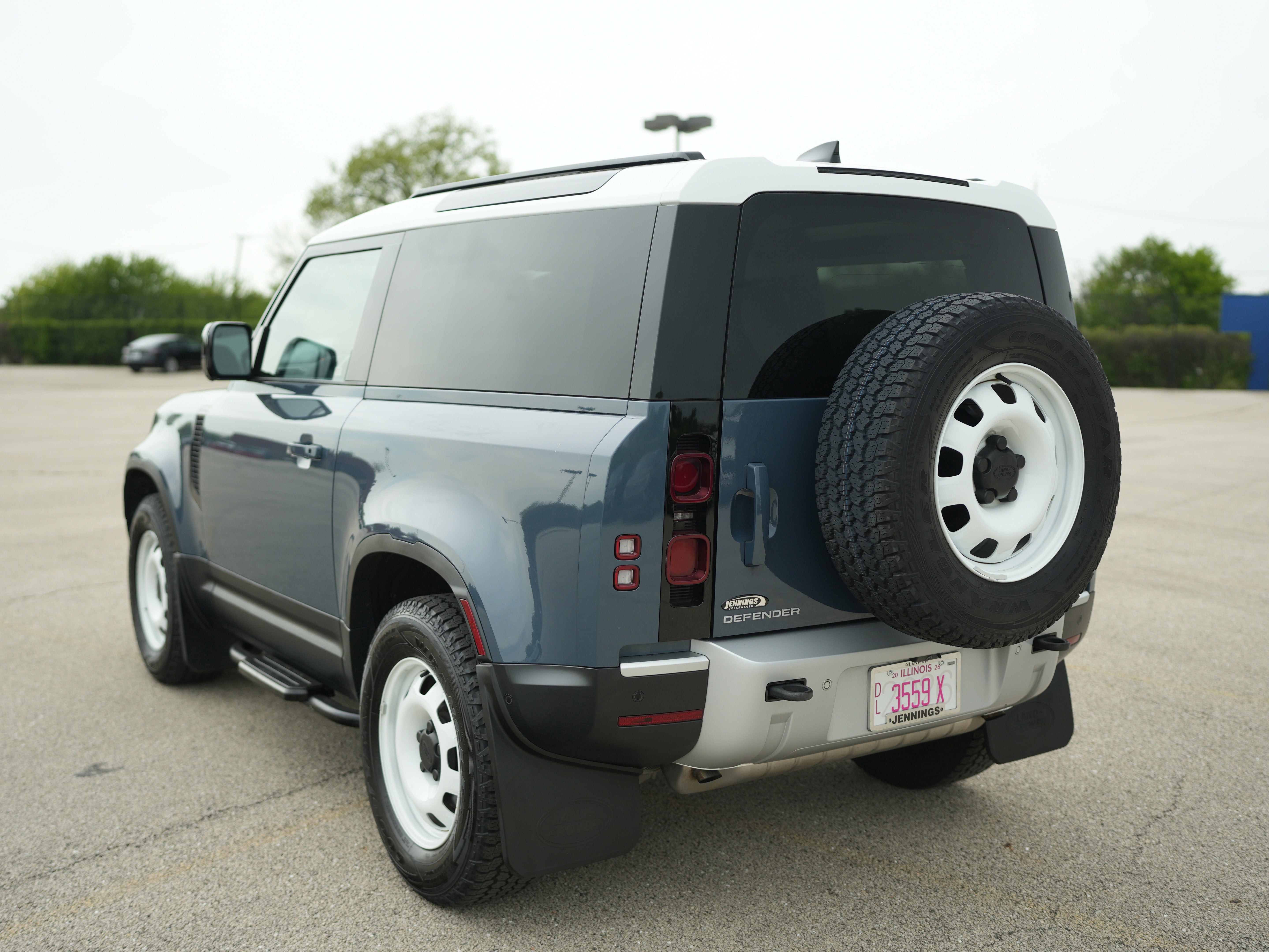 2022 Land Rover Defender 90 Standard