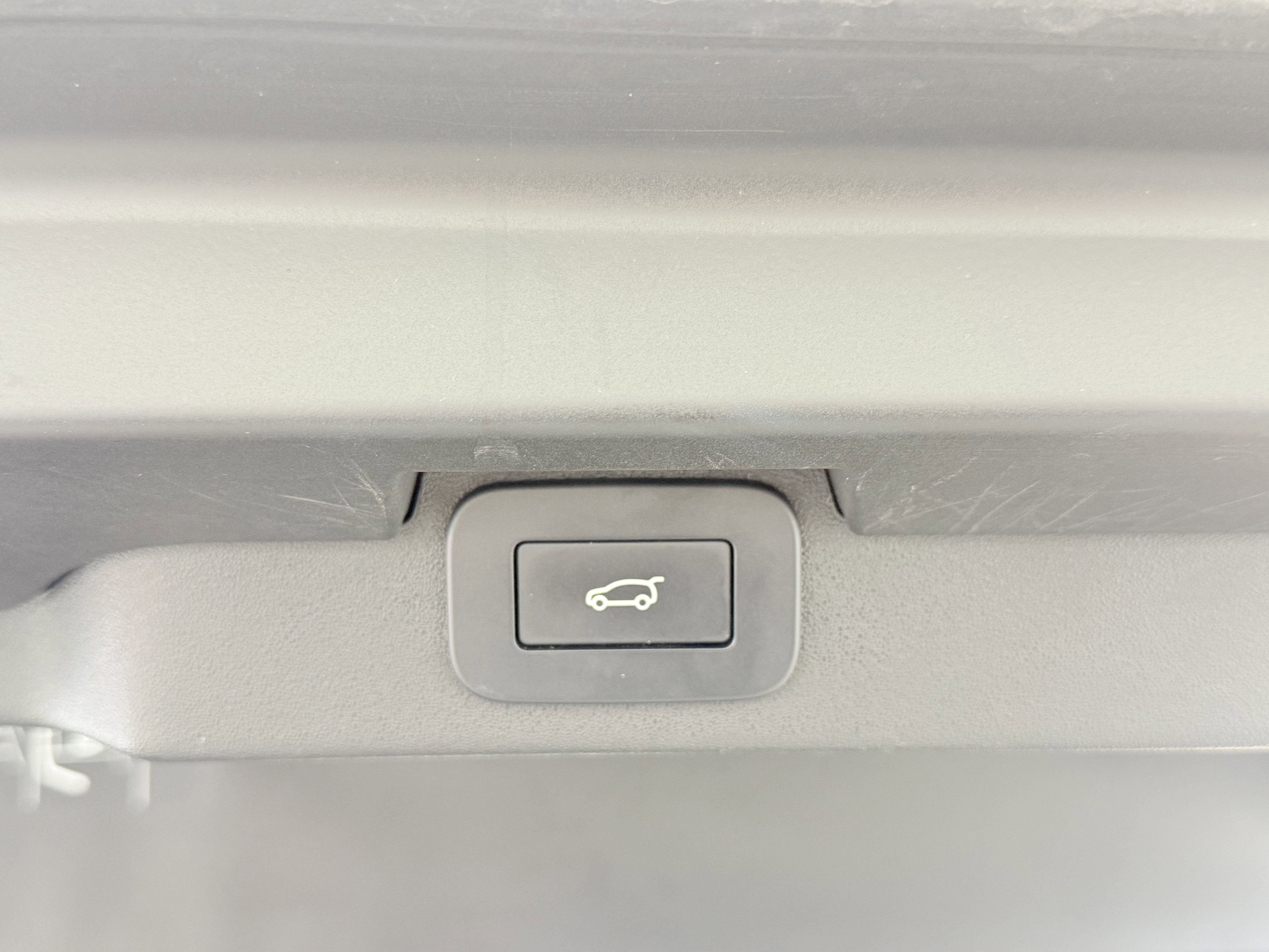 2023 Land Rover Discovery Metropolitan Edition