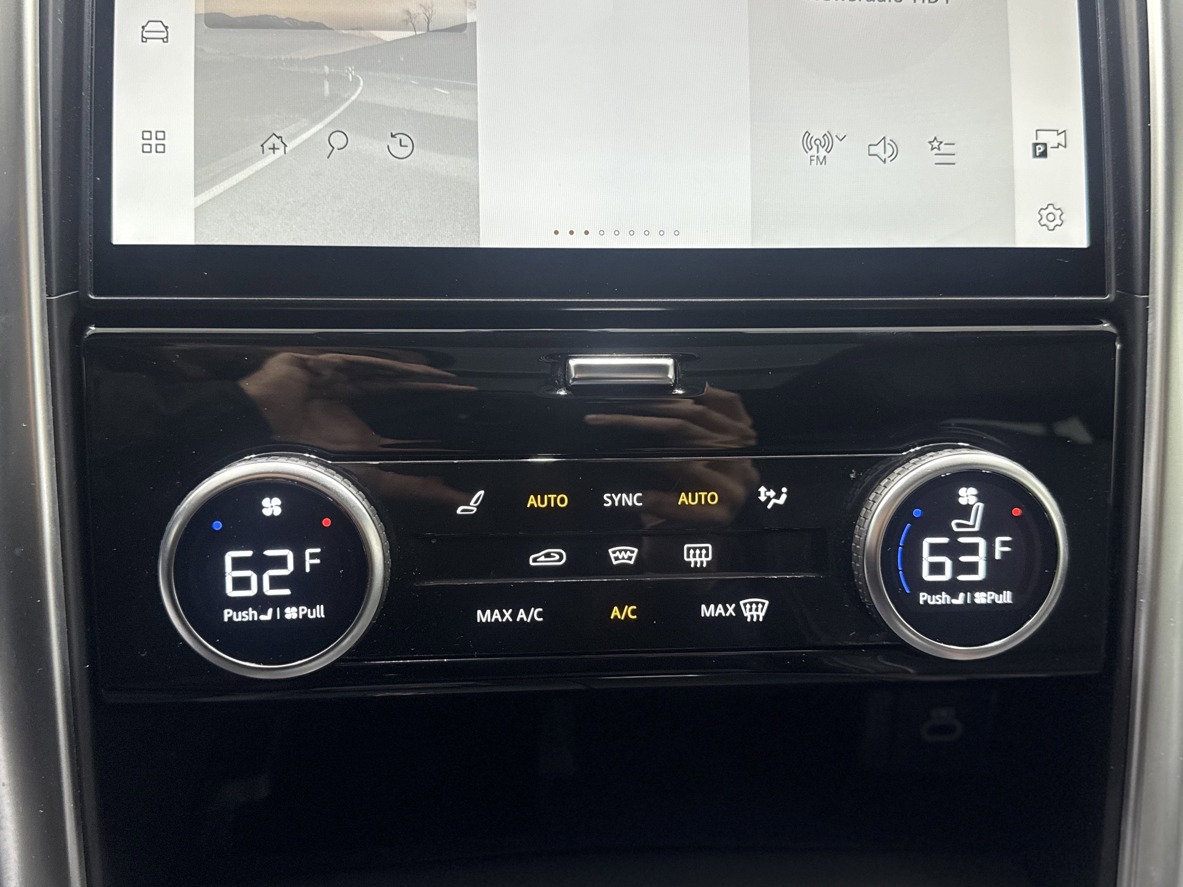 2023 Land Rover Discovery Metropolitan Edition