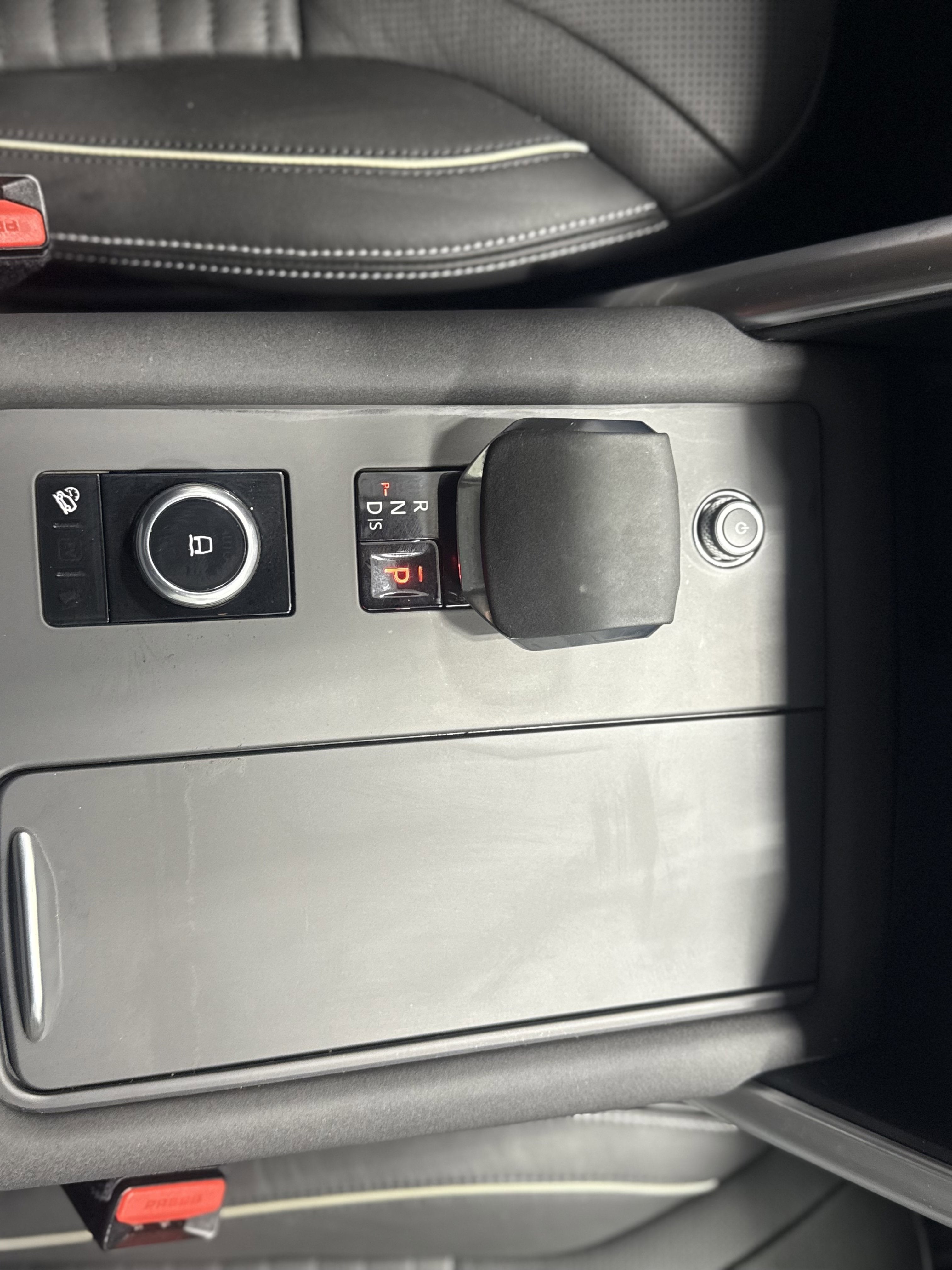 2023 Land Rover Discovery Metropolitan Edition