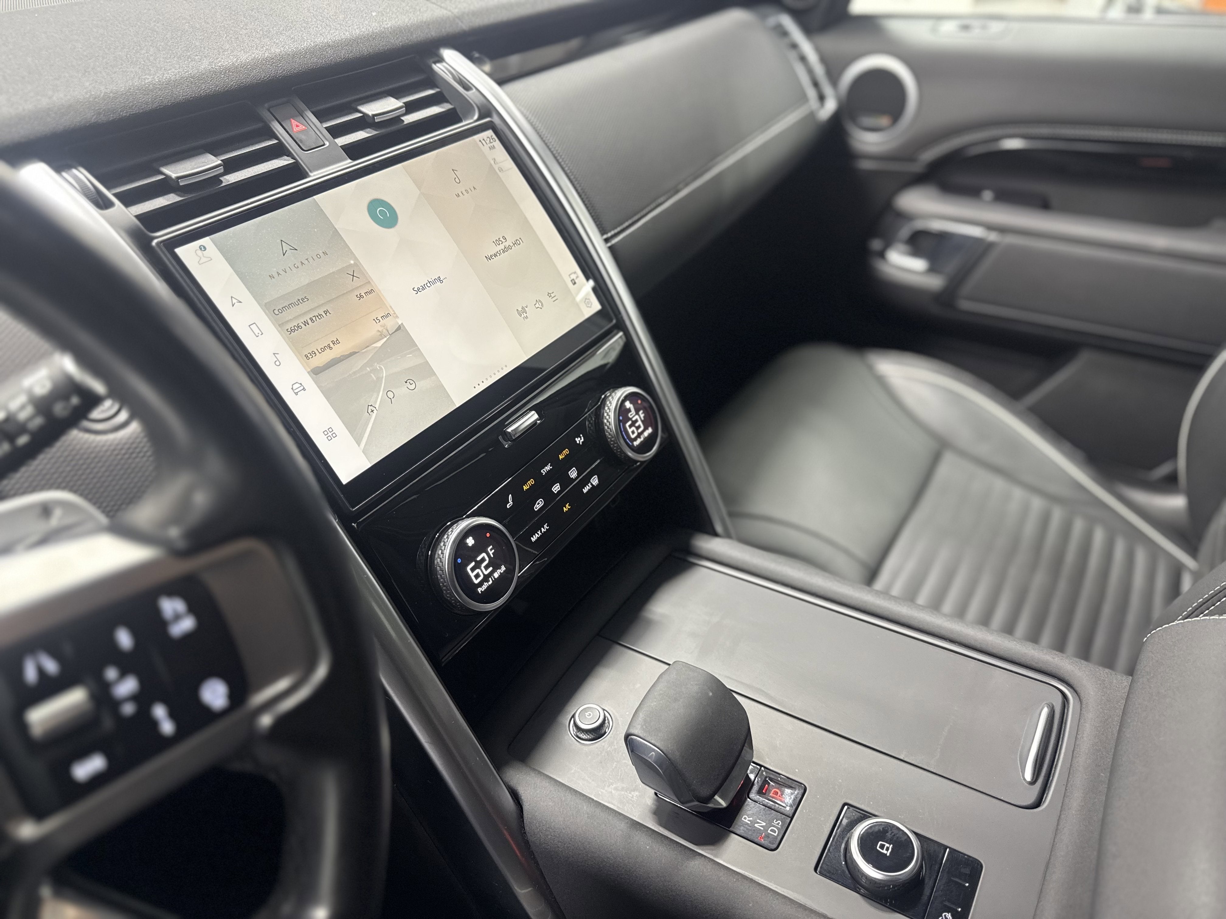 2023 Land Rover Discovery Metropolitan Edition