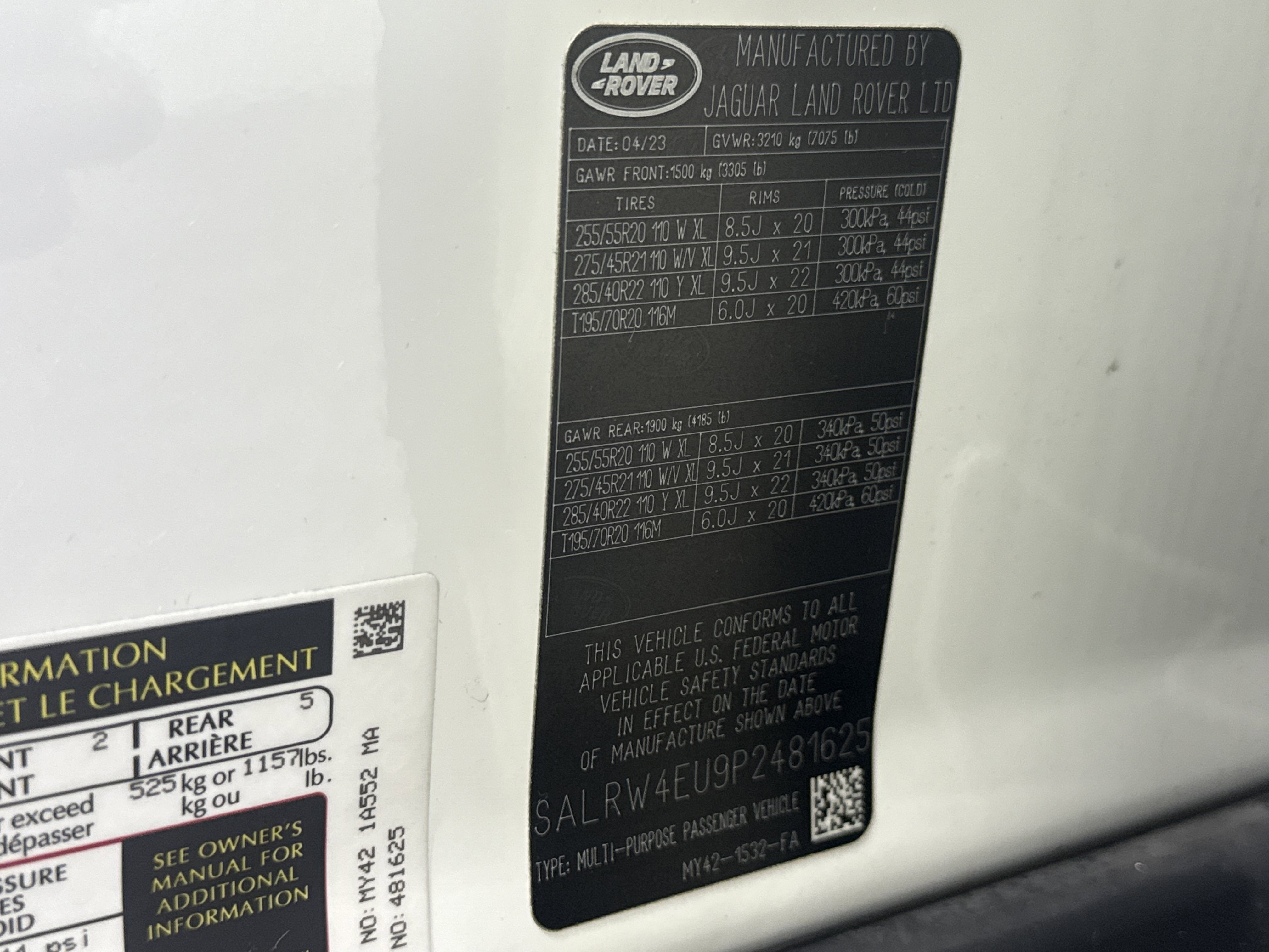 2023 Land Rover Discovery Metropolitan Edition