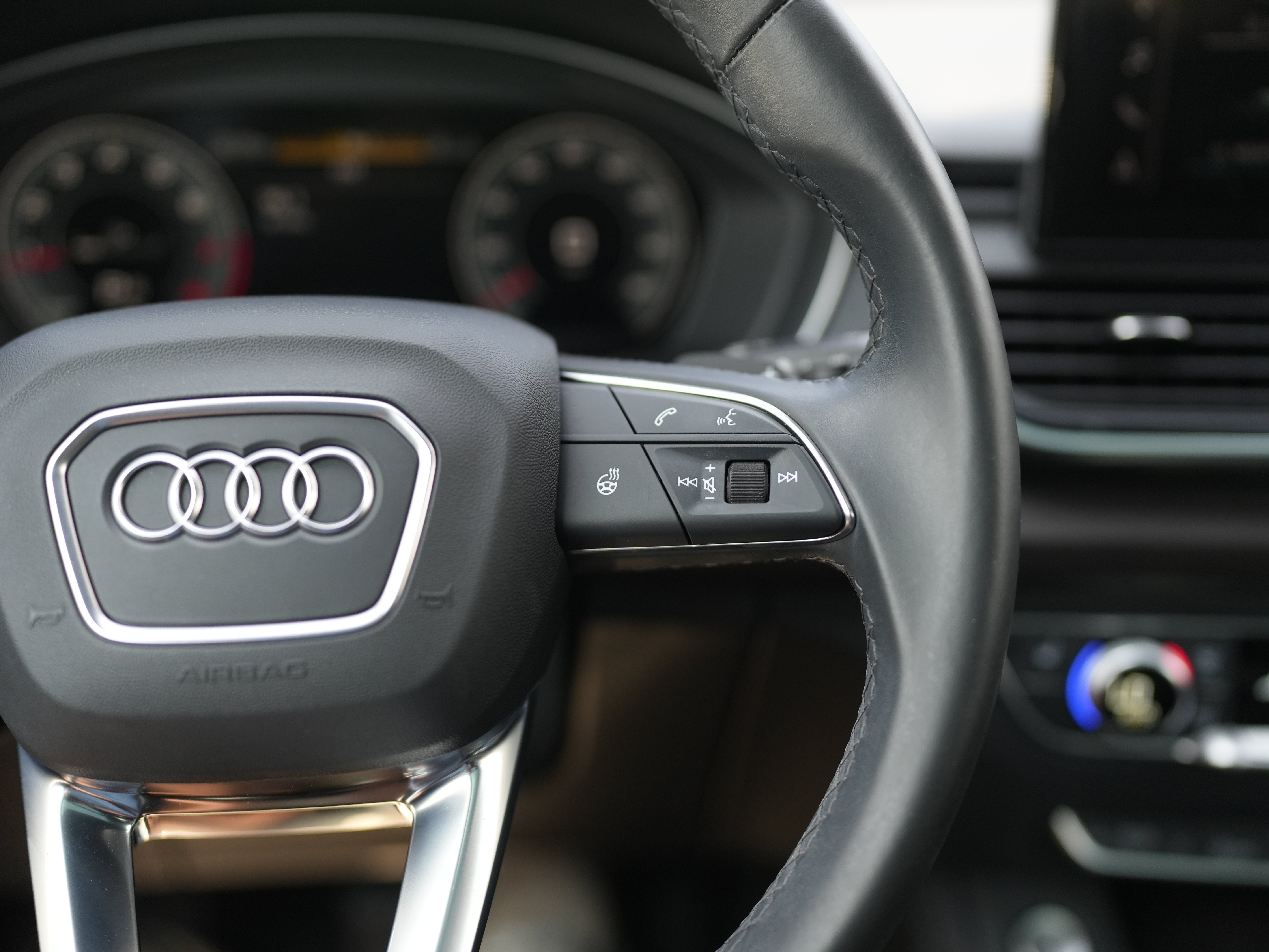2023 Audi Q5 Sportback Premium Plus 45 TFSI S line quattro S tronic