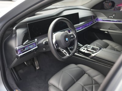 2025 BMW 740i 740i