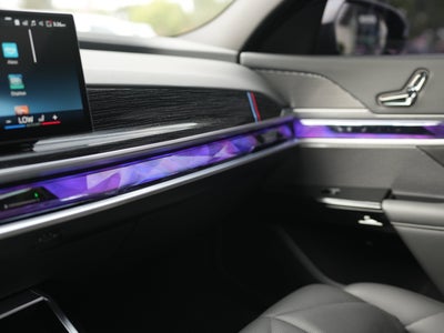 2025 BMW 740i 740i