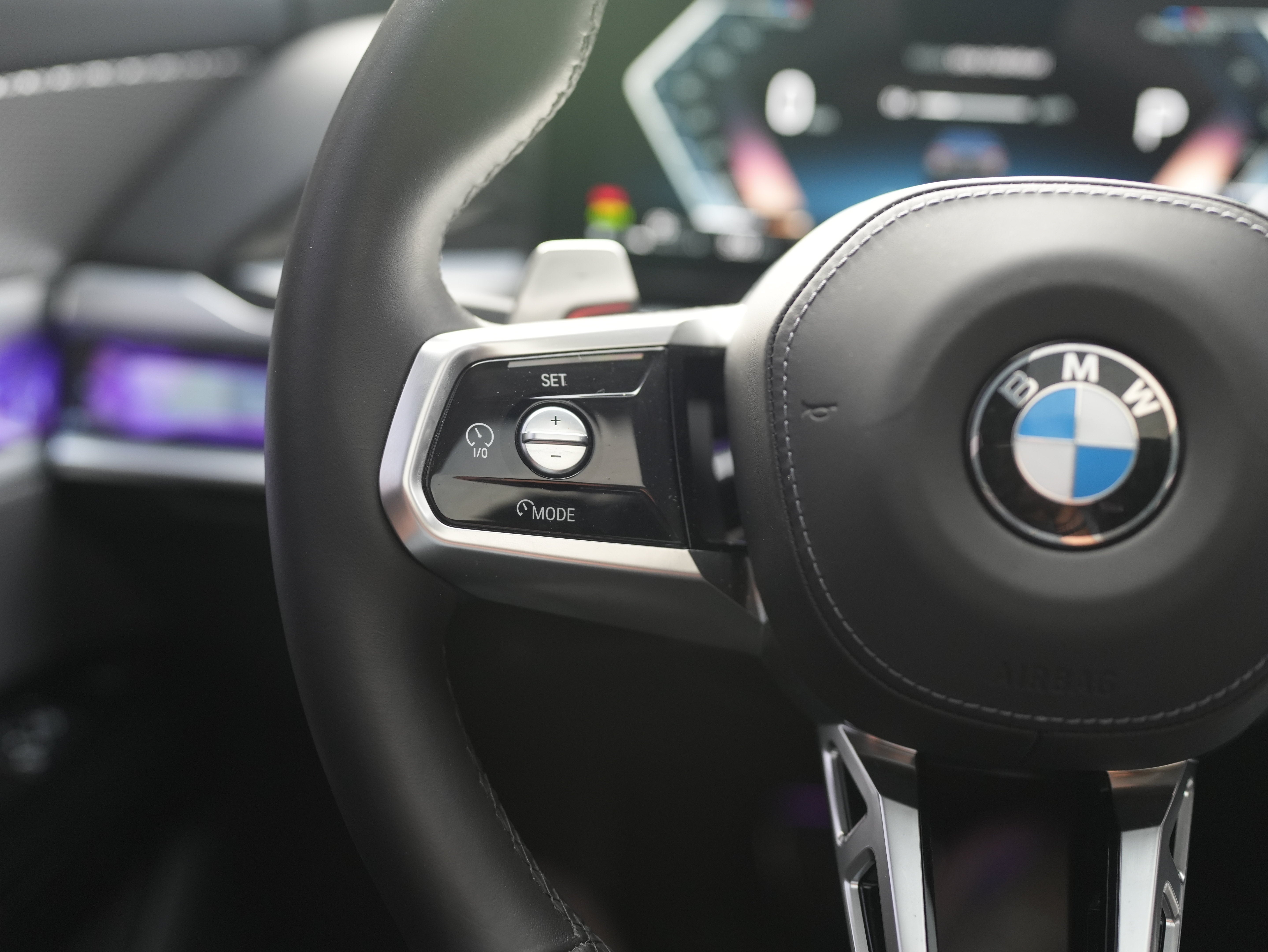 2025 BMW 740i 740i