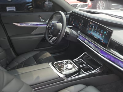 2025 BMW 740i 740i