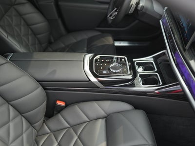 2025 BMW 740i 740i