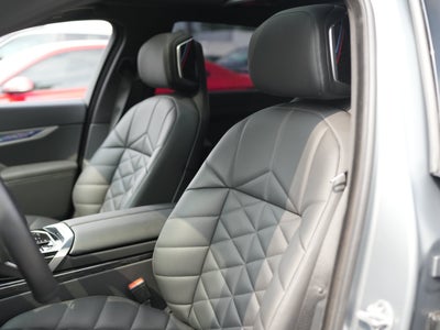 2025 BMW 740i 740i