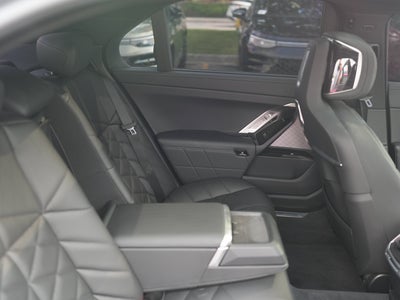 2025 BMW 740i 740i