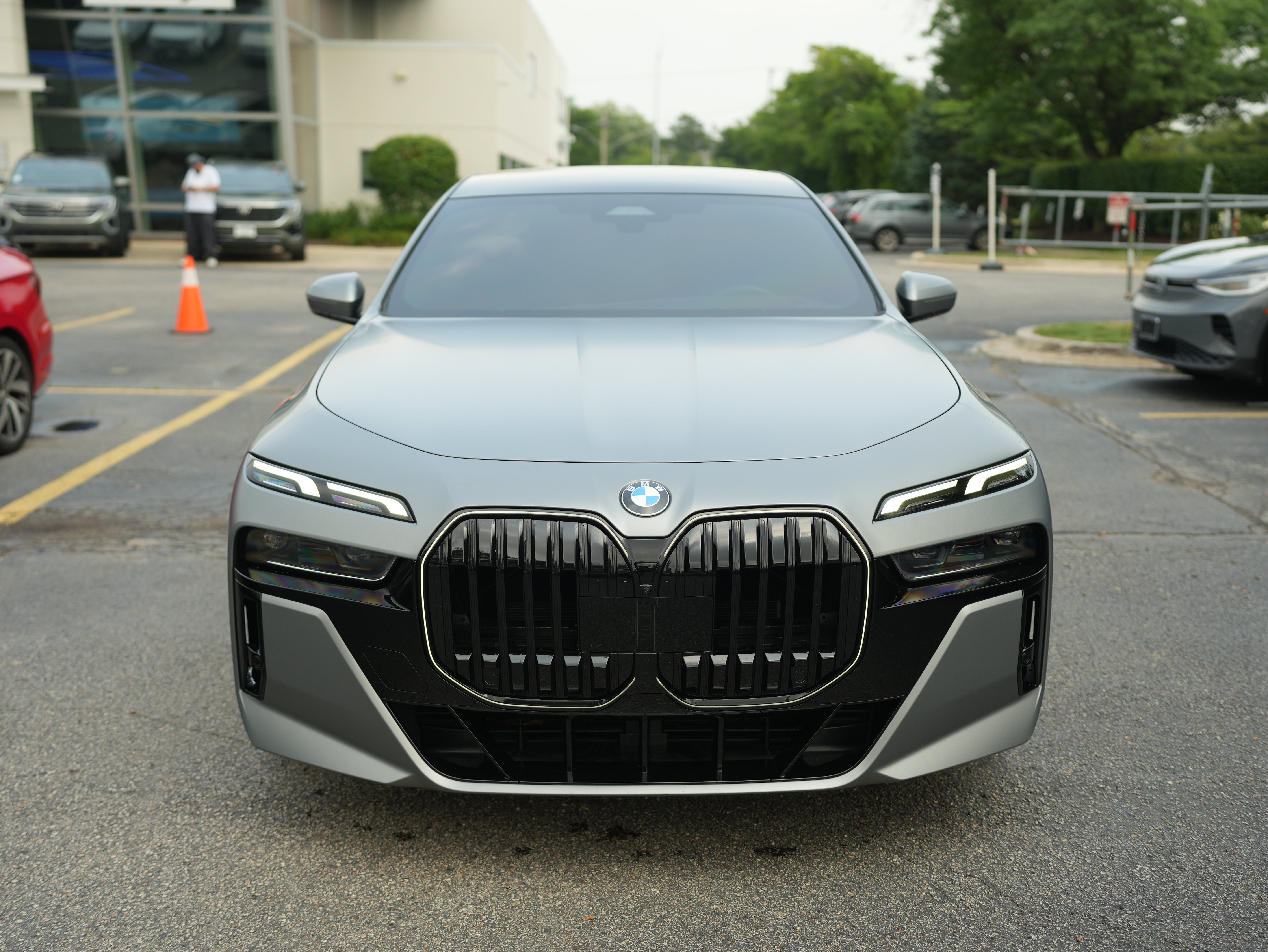 2025 BMW 740i 740i