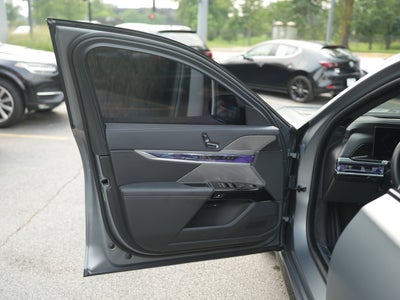 2025 BMW 740i 740i