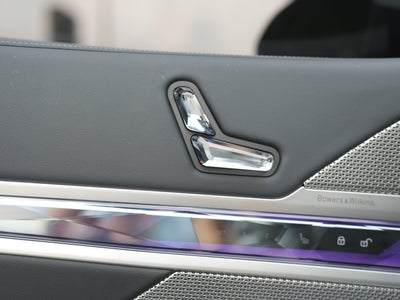 2025 BMW 740i 740i
