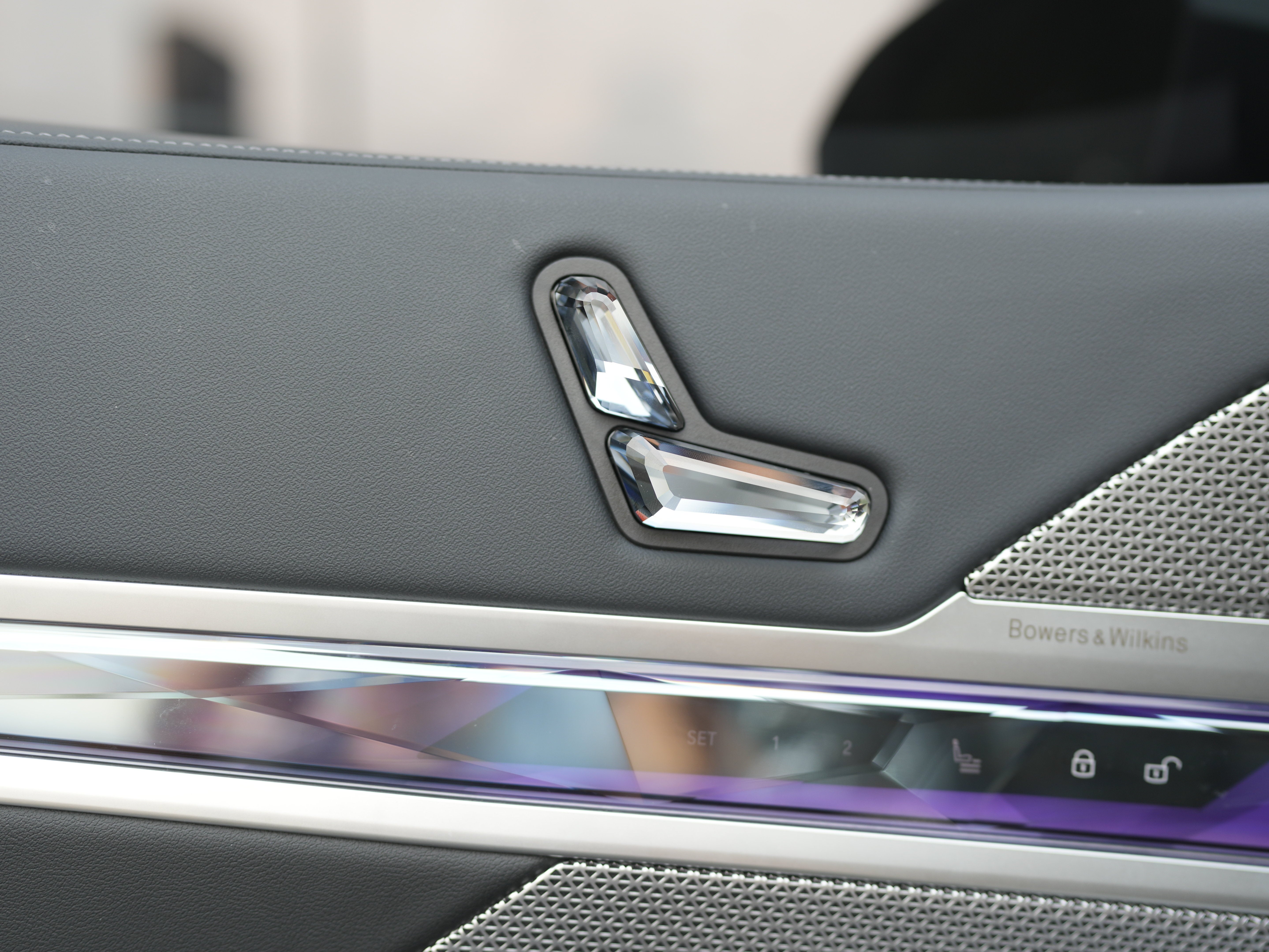 2025 BMW 740i 740i