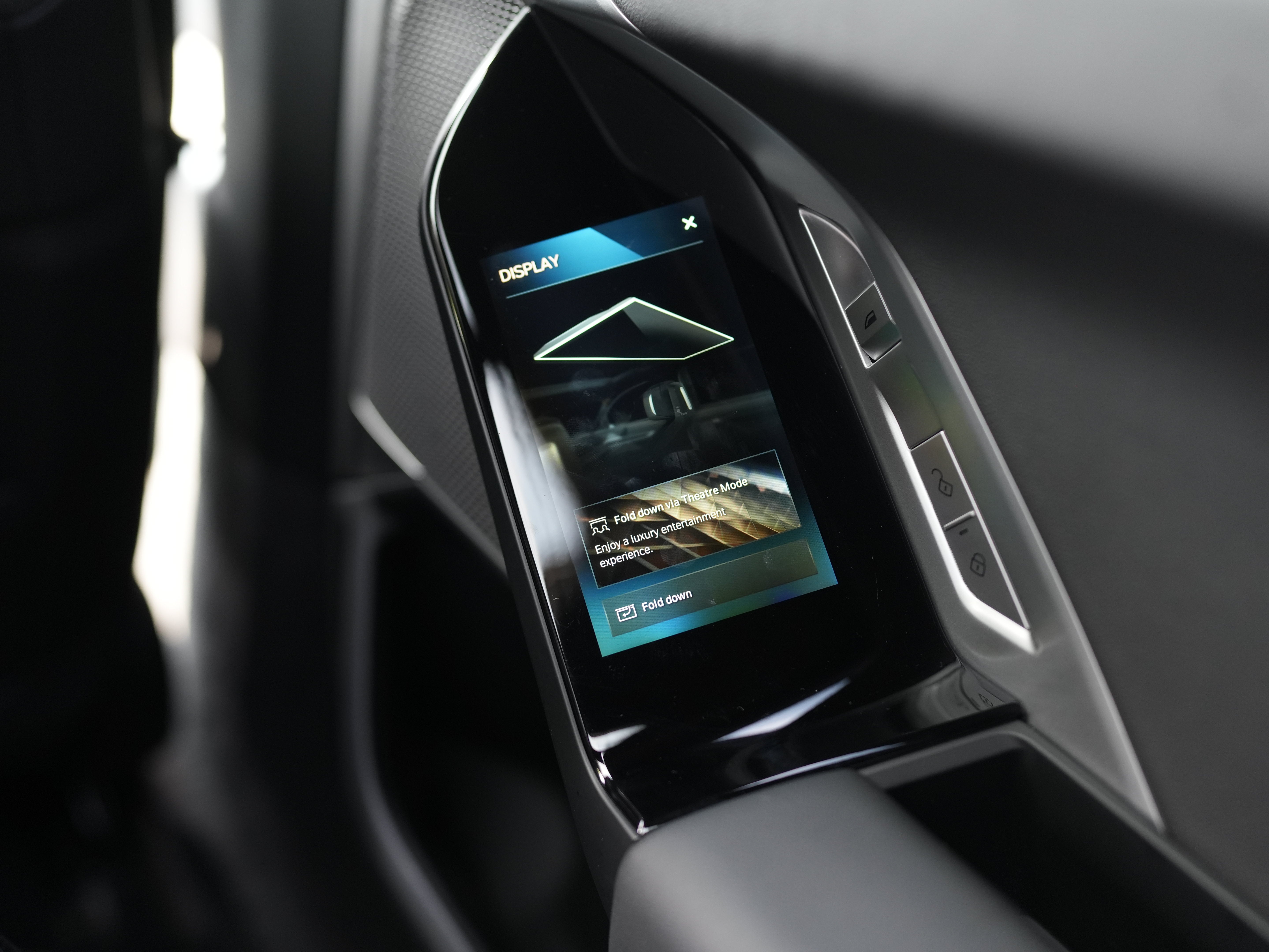 2025 BMW 740i 740i