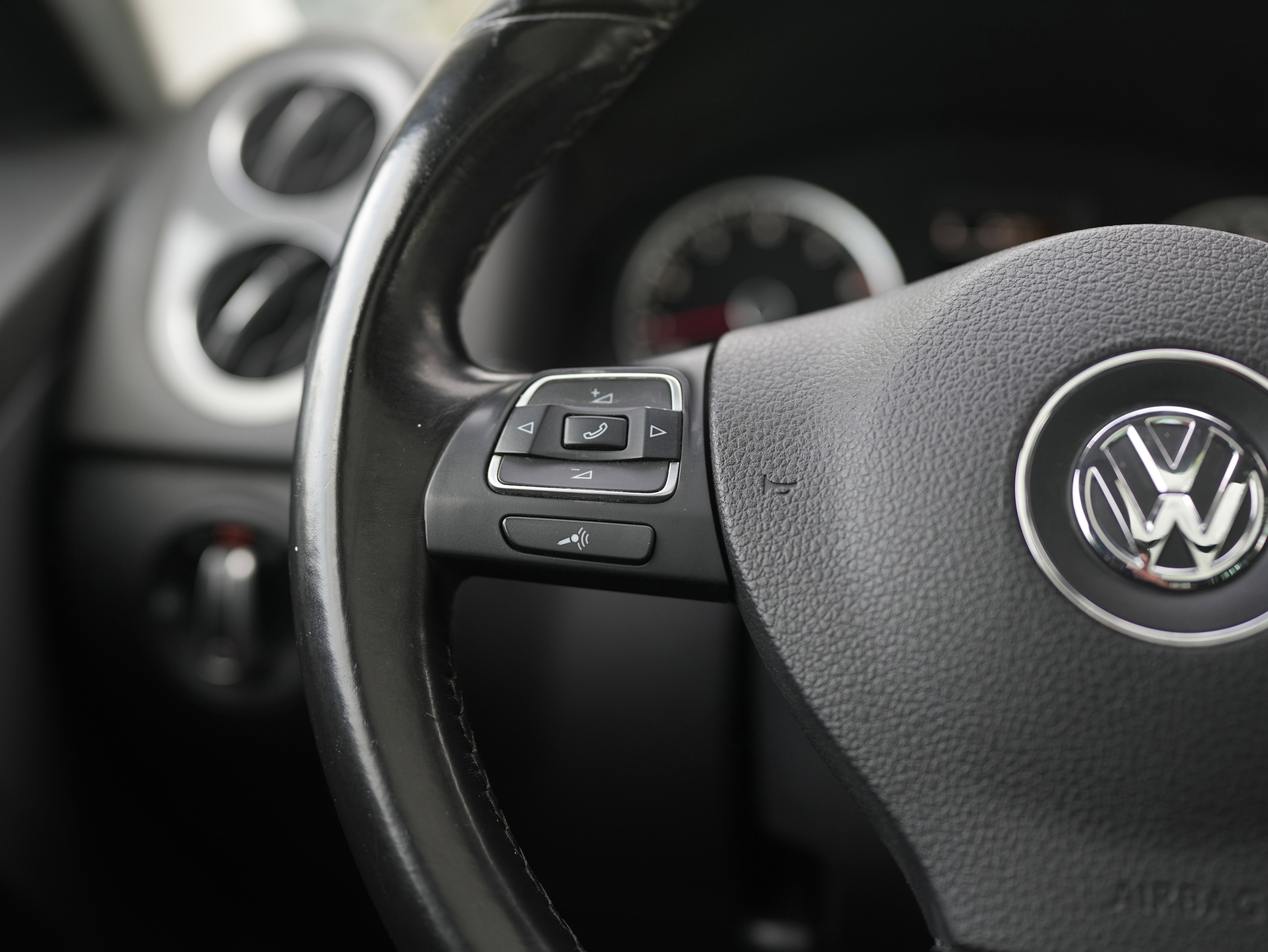 2012 Volkswagen Tiguan SEL
