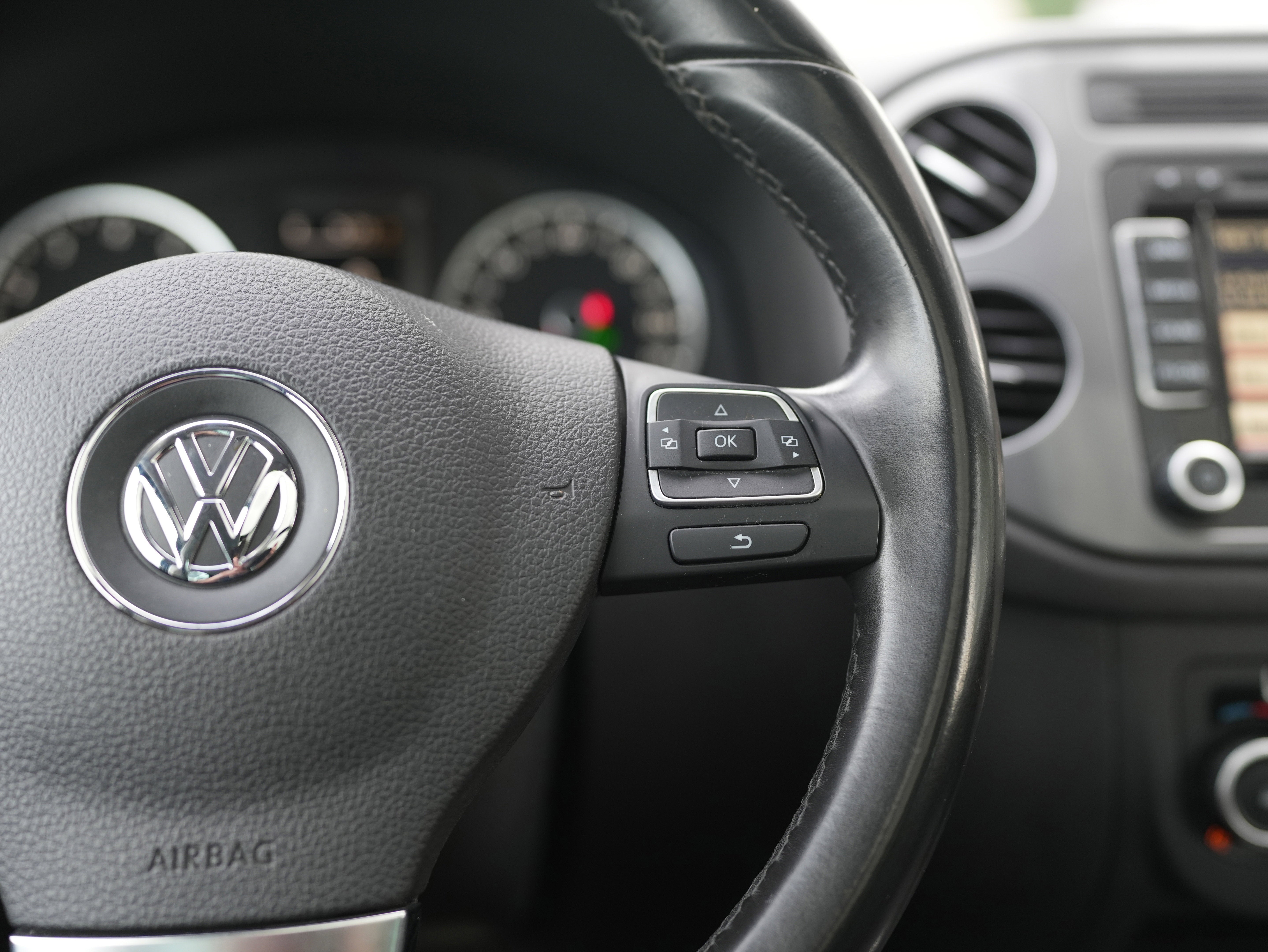 2012 Volkswagen Tiguan SEL