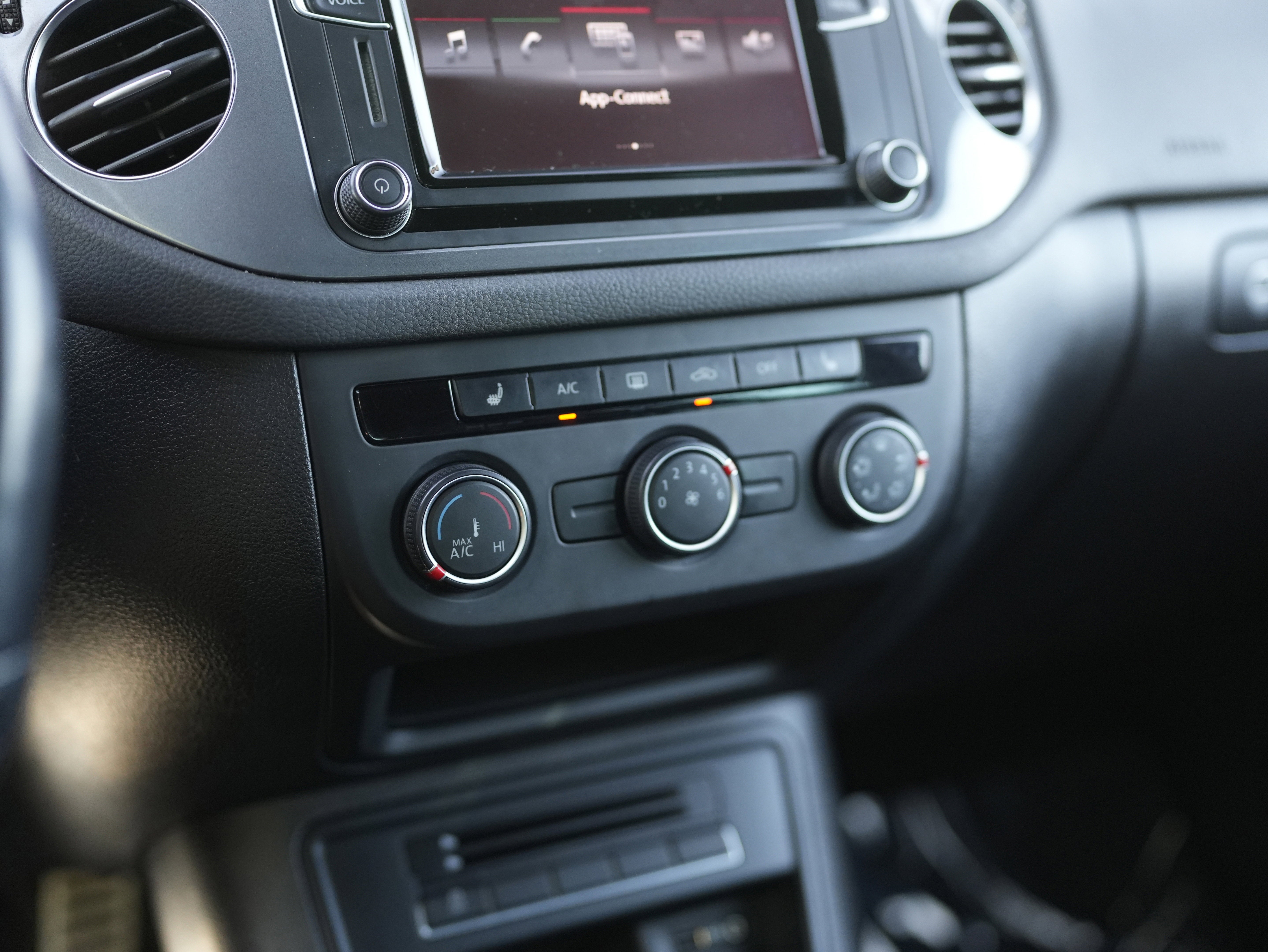 2016 Volkswagen Tiguan R-Line