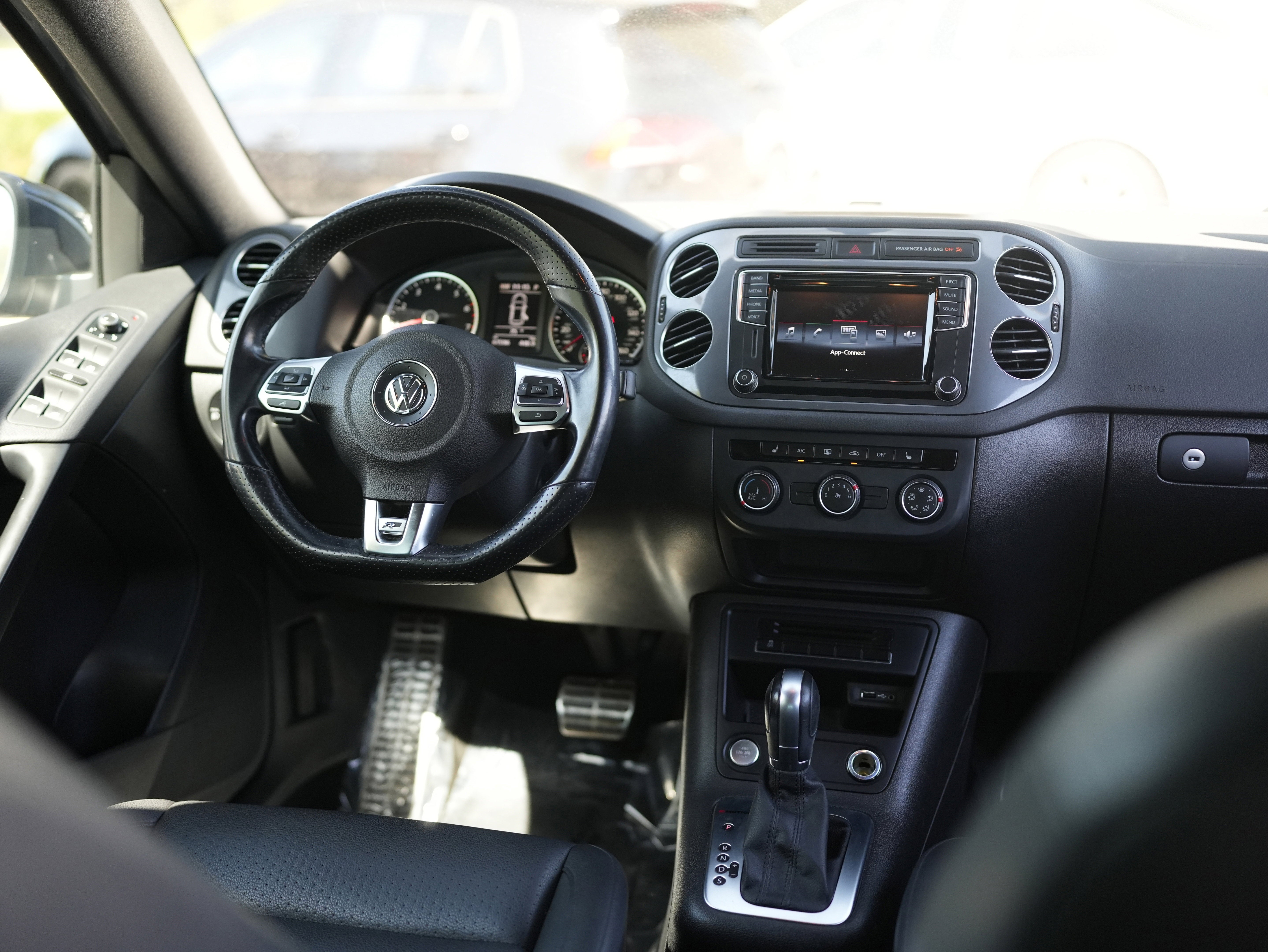 2016 Volkswagen Tiguan R-Line
