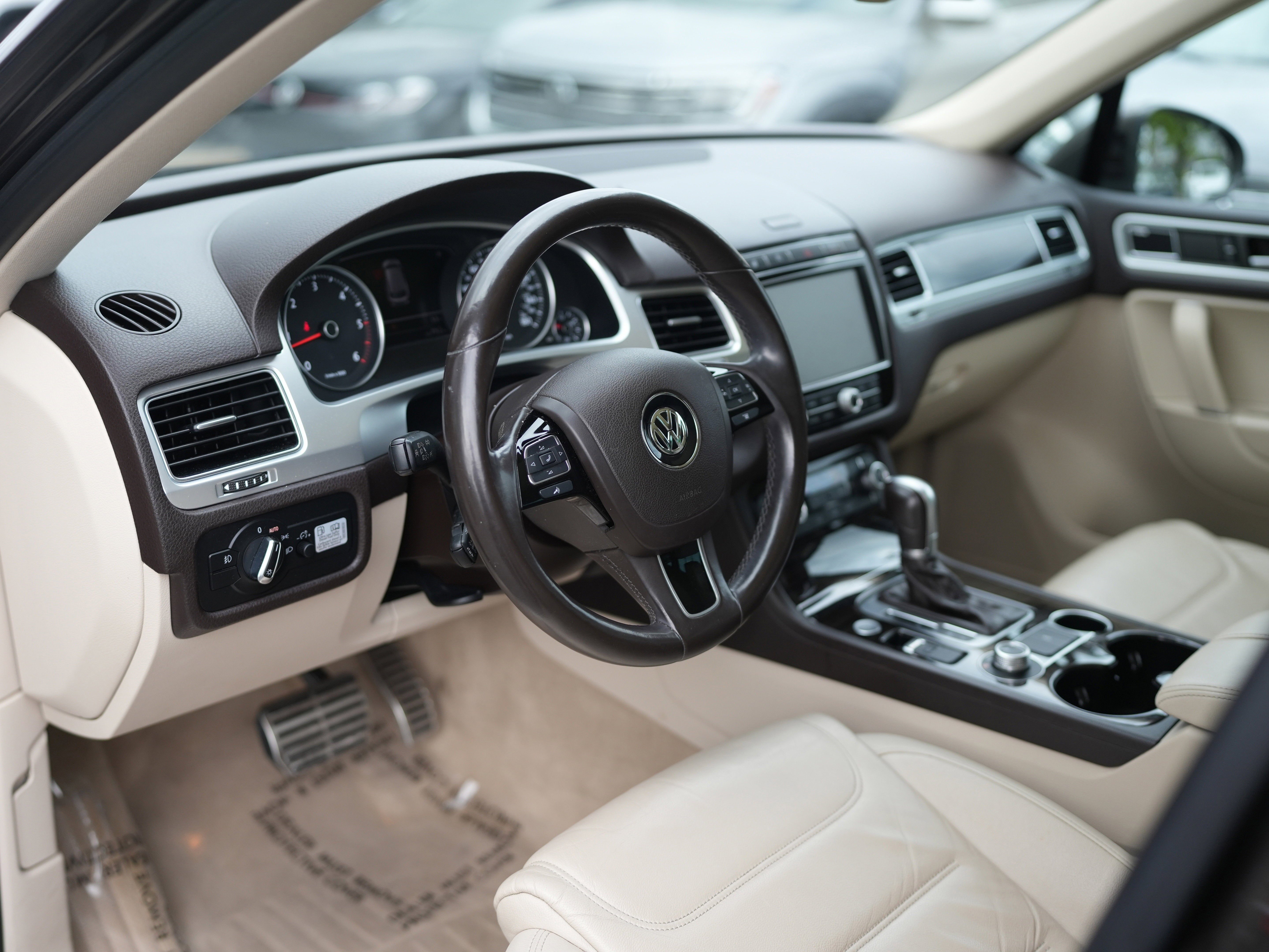 2015 Volkswagen Touareg Sport w/Technology