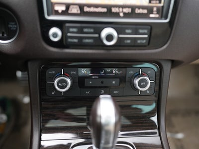 2015 Volkswagen Touareg Sport w/Technology