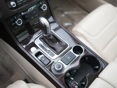 2015 Volkswagen Touareg Sport w/Technology