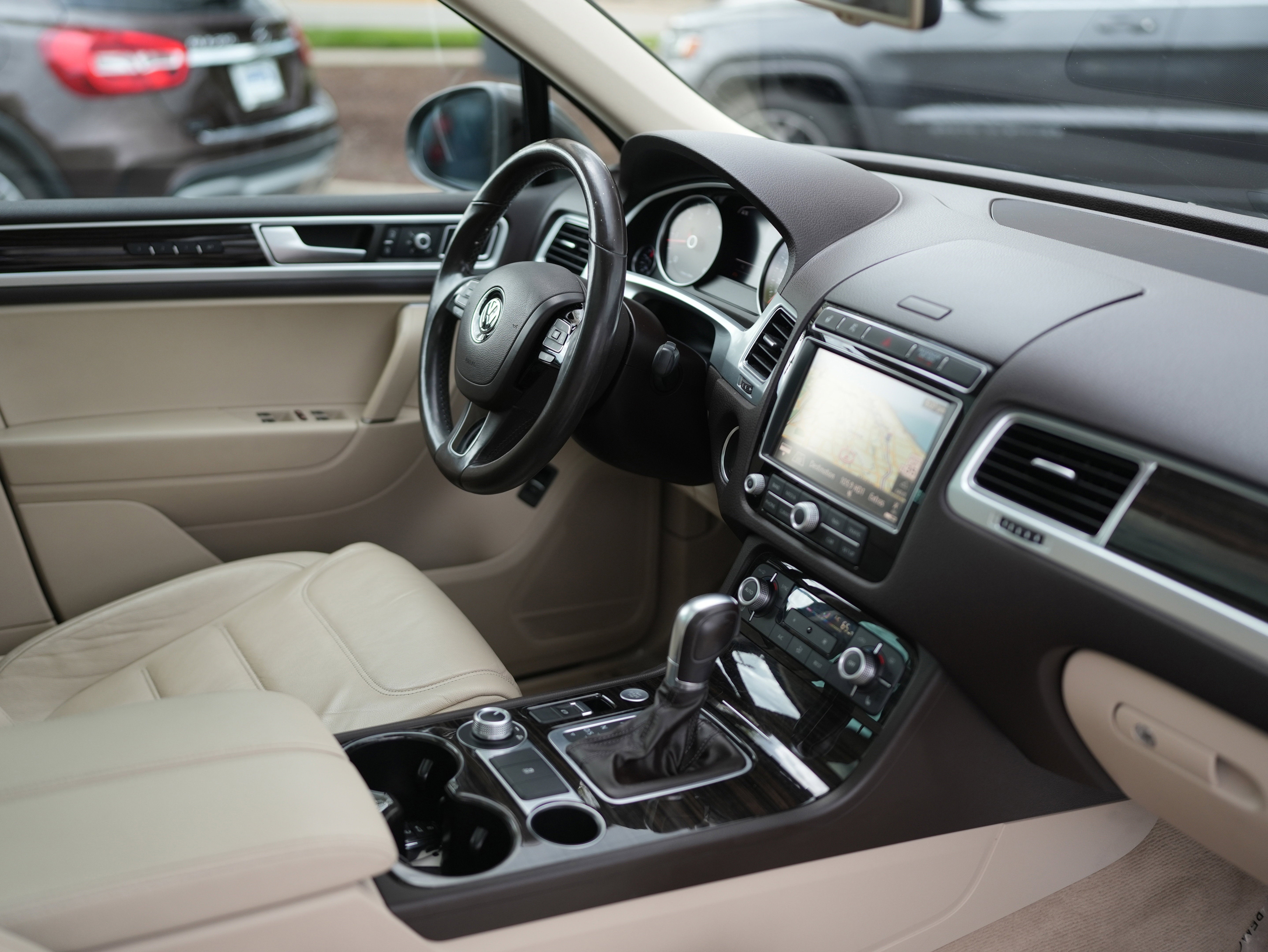 2015 Volkswagen Touareg Sport w/Technology