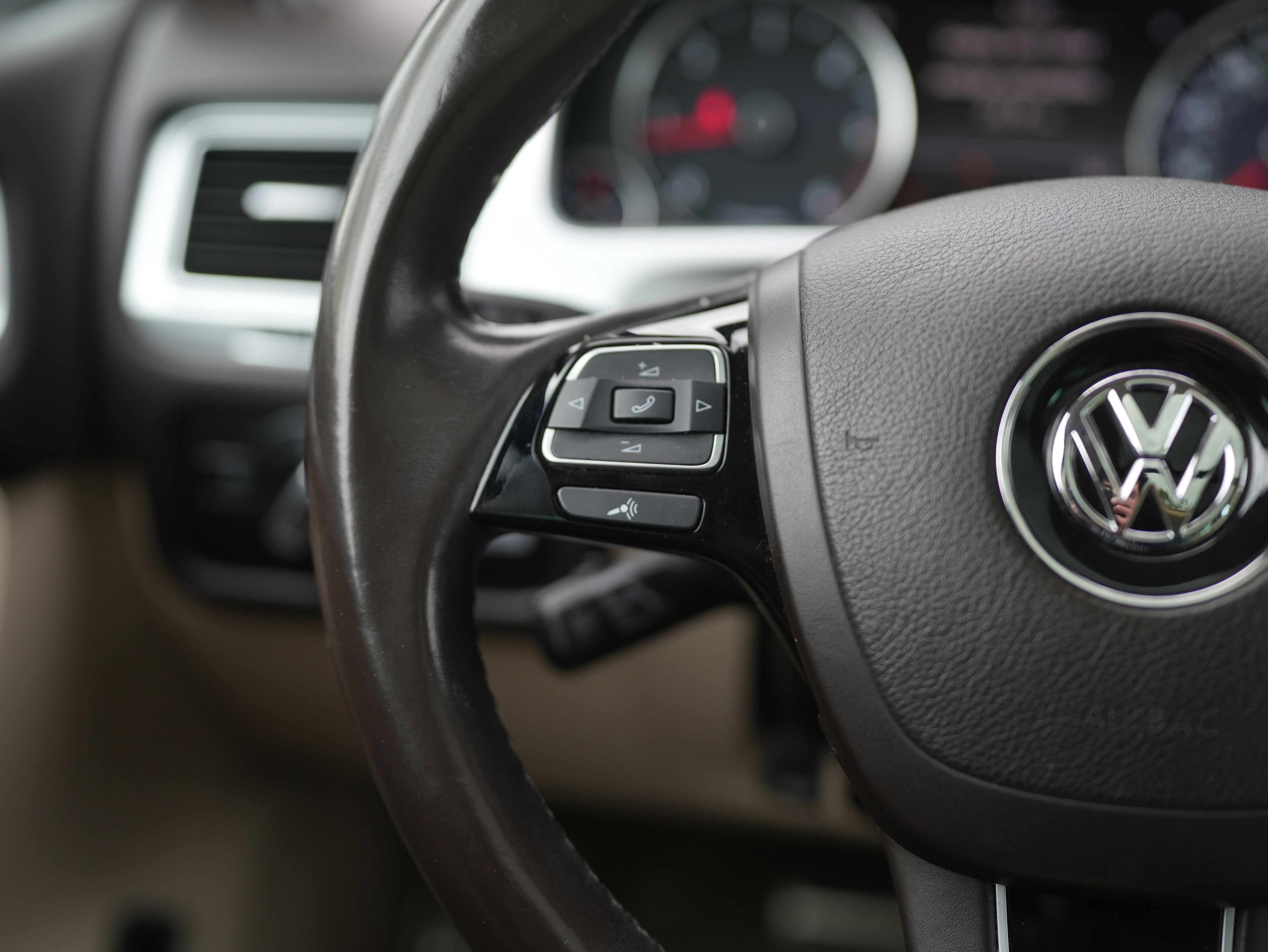 2015 Volkswagen Touareg Sport w/Technology