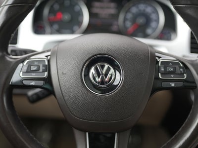 2015 Volkswagen Touareg Sport w/Technology