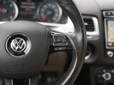 2015 Volkswagen Touareg Sport w/Technology