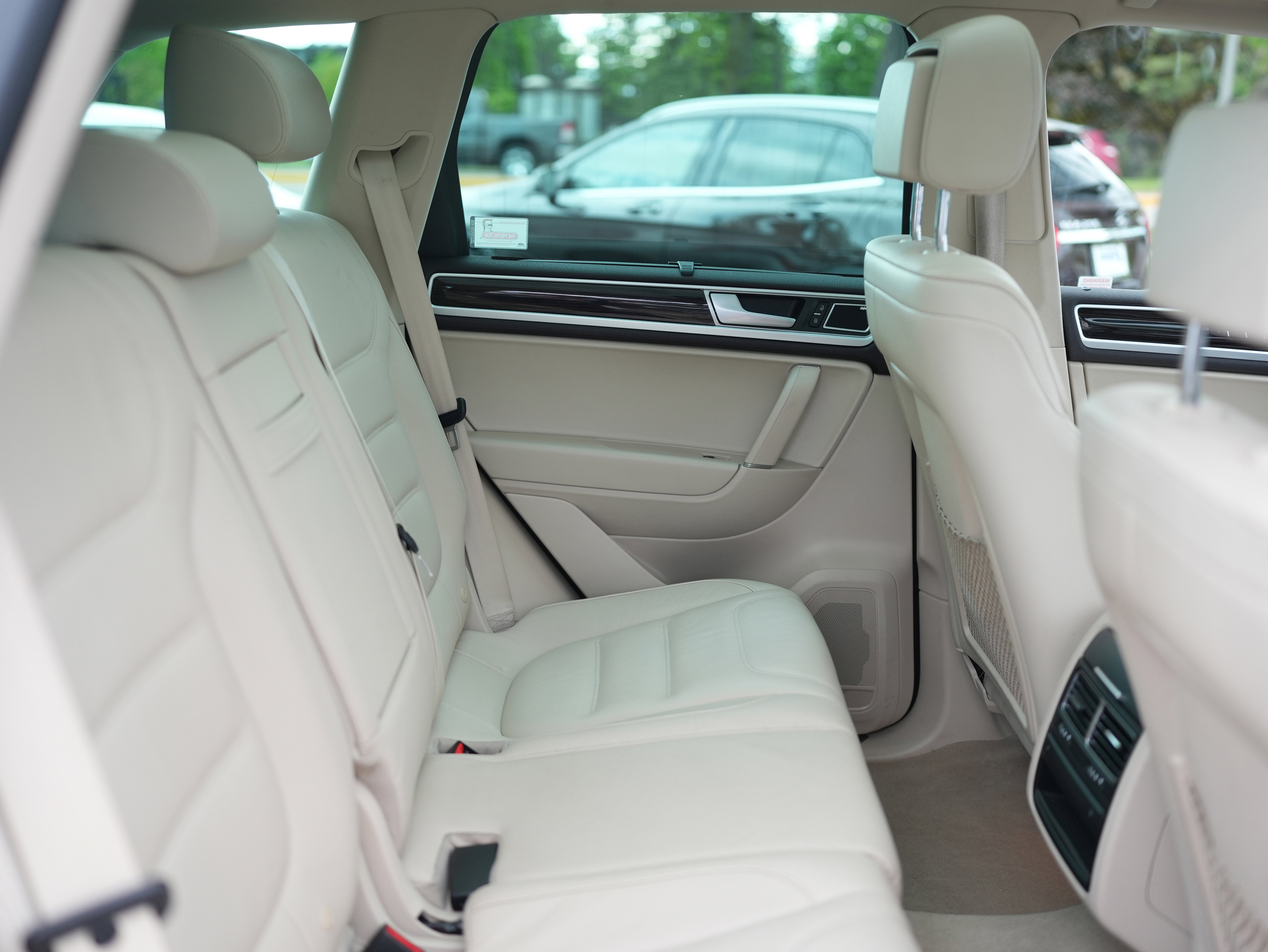 2015 Volkswagen Touareg Sport w/Technology