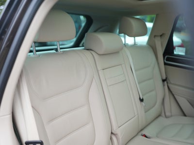 2015 Volkswagen Touareg Sport w/Technology