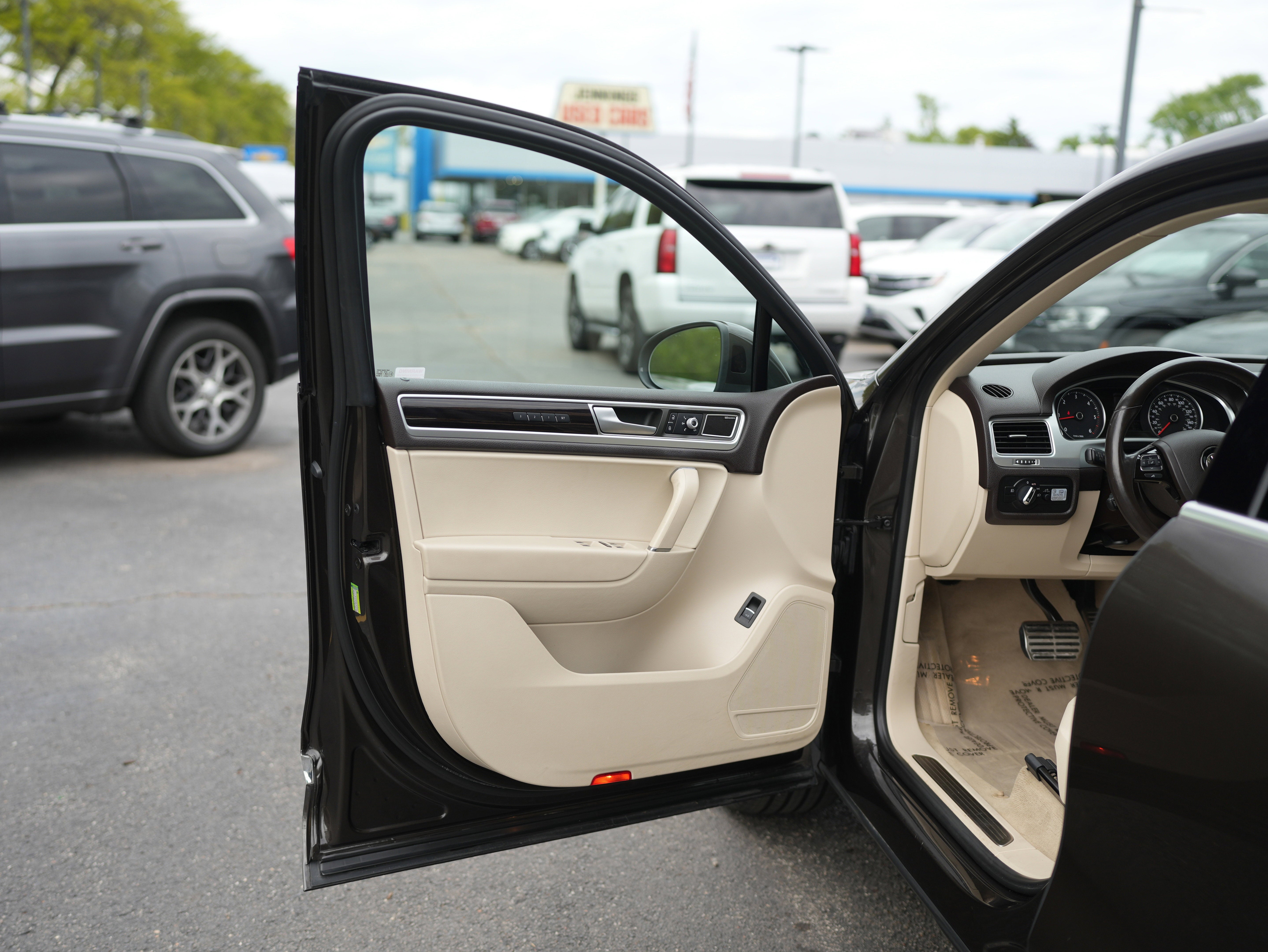 2015 Volkswagen Touareg Sport w/Technology