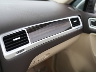 2015 Volkswagen Touareg Sport w/Technology
