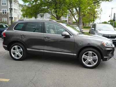2015 Volkswagen Touareg Sport w/Technology