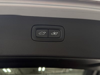 2024 Volvo XC90 B6 Ultimate Bright Theme 6-Seater