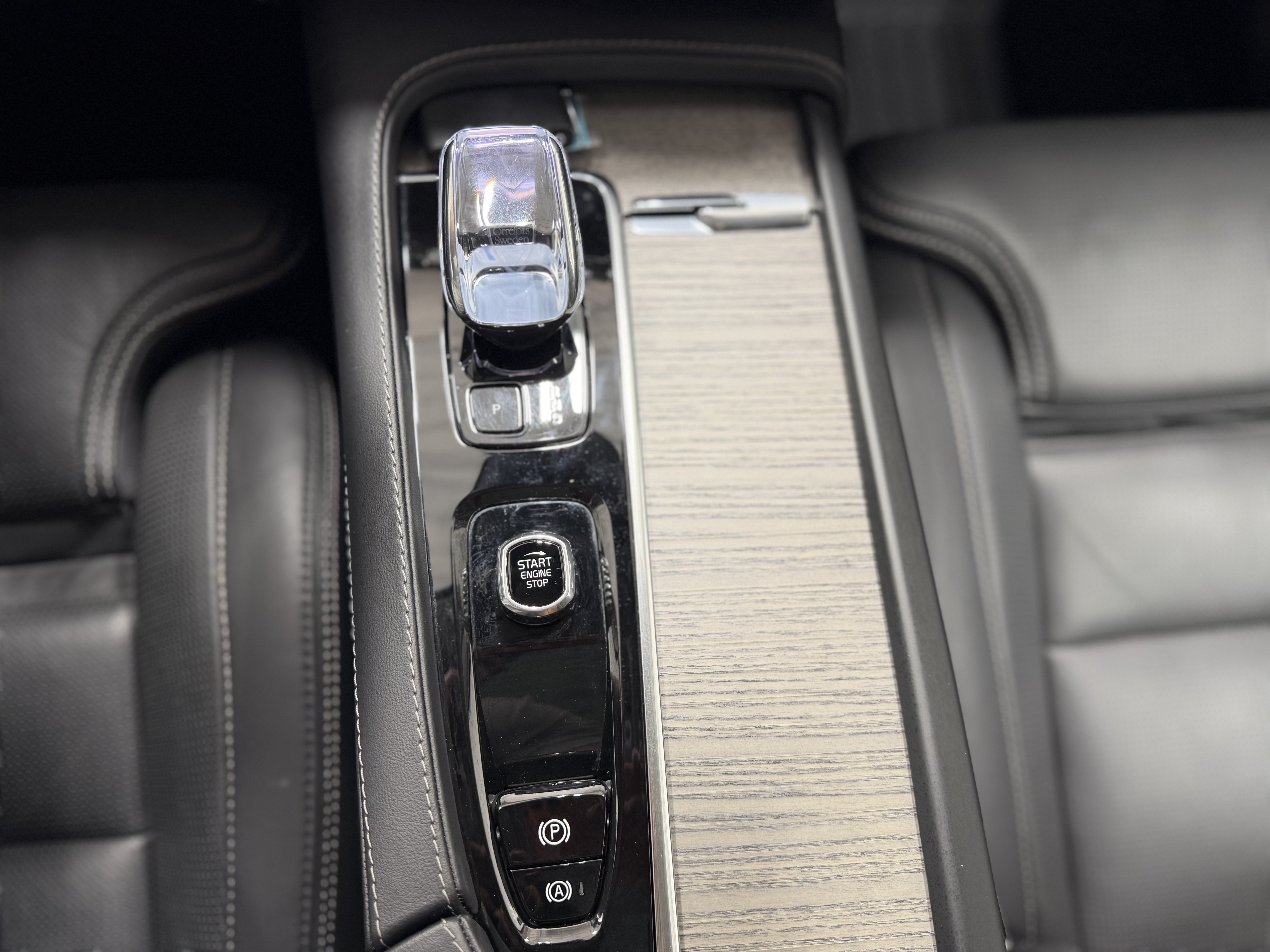 2024 Volvo XC90 B6 Ultimate Bright Theme 6-Seater