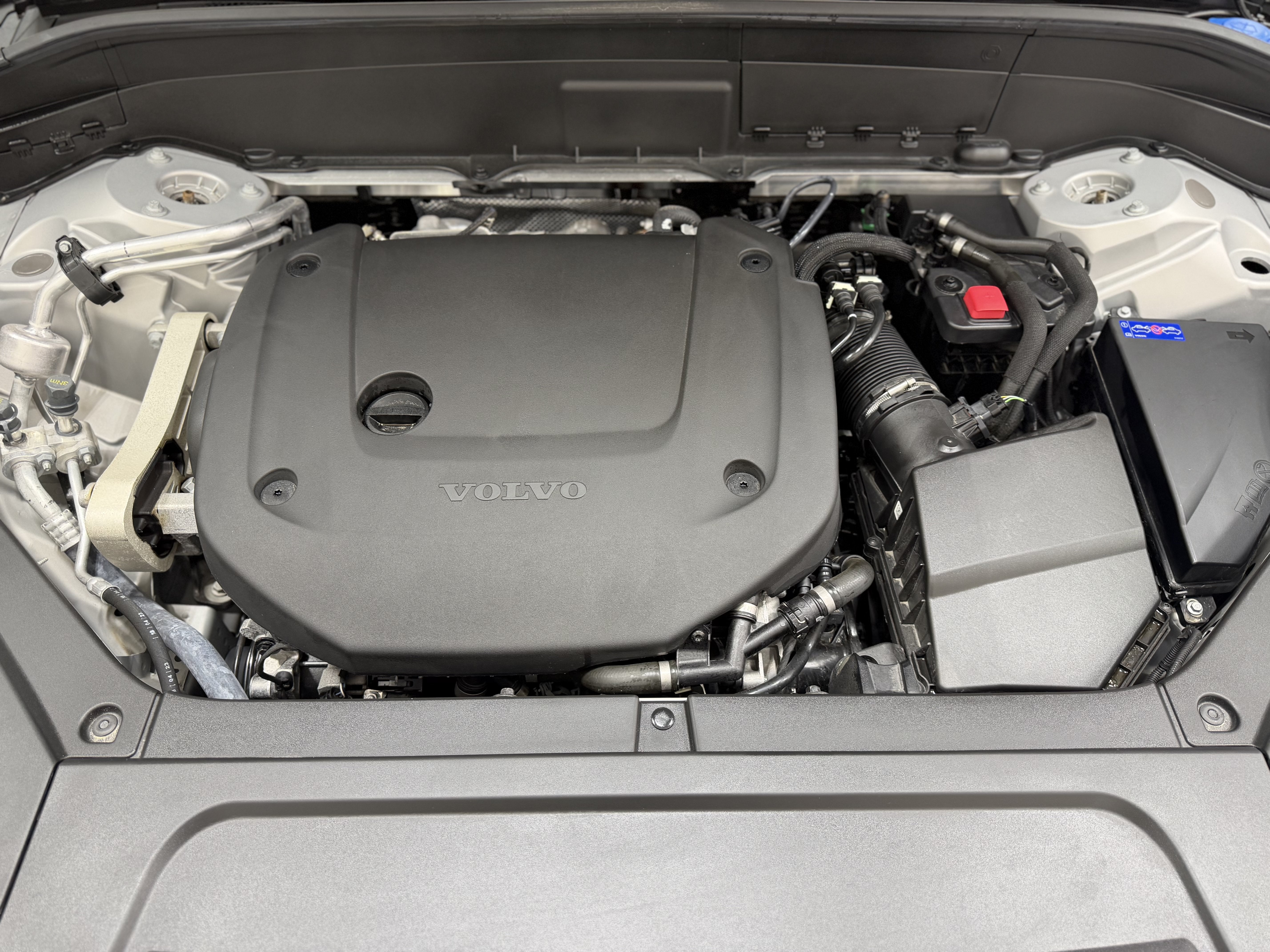 2024 Volvo XC90 B6 Ultimate Bright Theme 6-Seater
