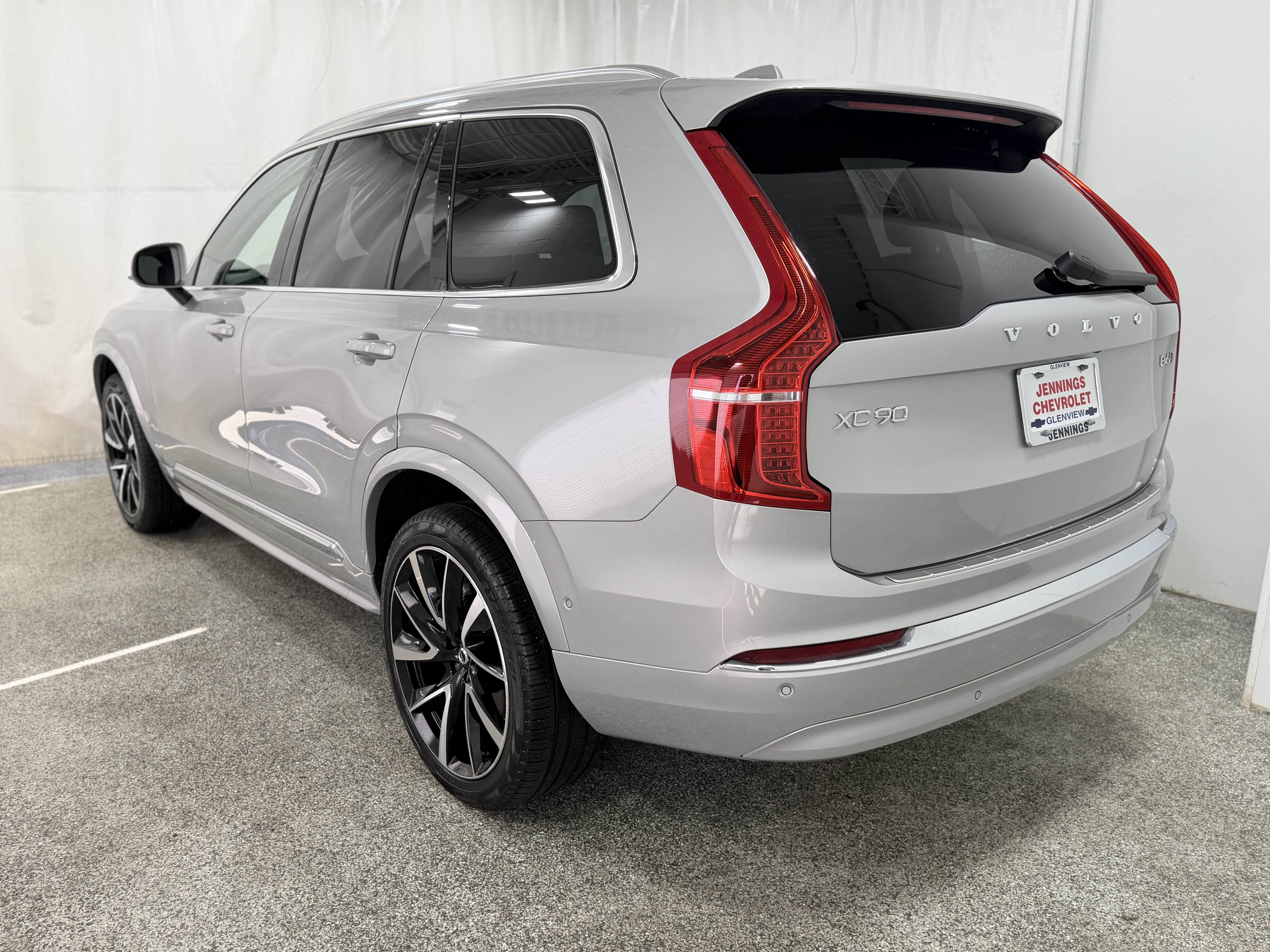 2024 Volvo XC90 B6 Ultimate Bright Theme 6-Seater