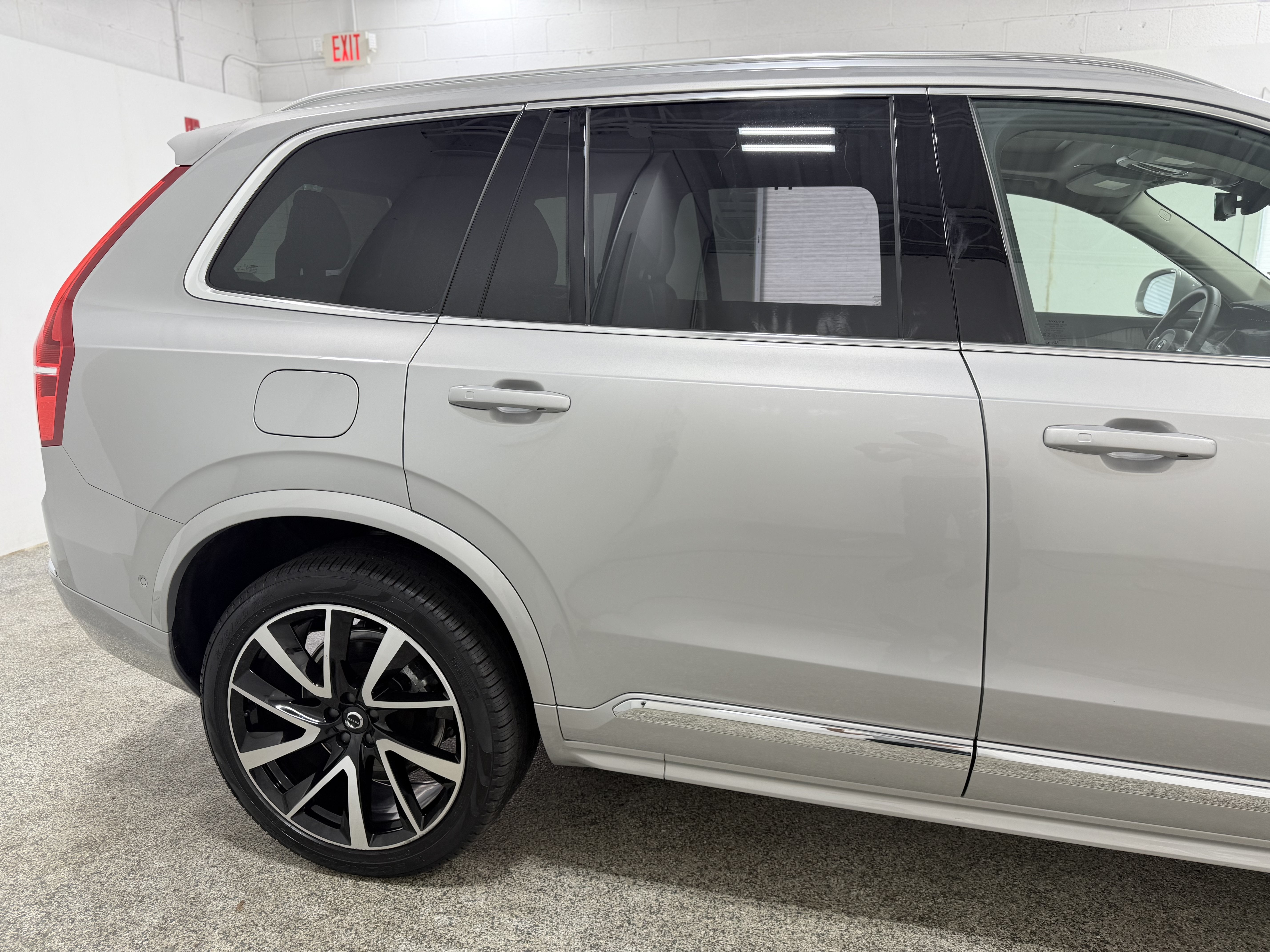 2024 Volvo XC90 B6 Ultimate Bright Theme 6-Seater