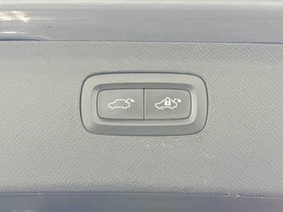 2017 Volvo XC90 Momentum