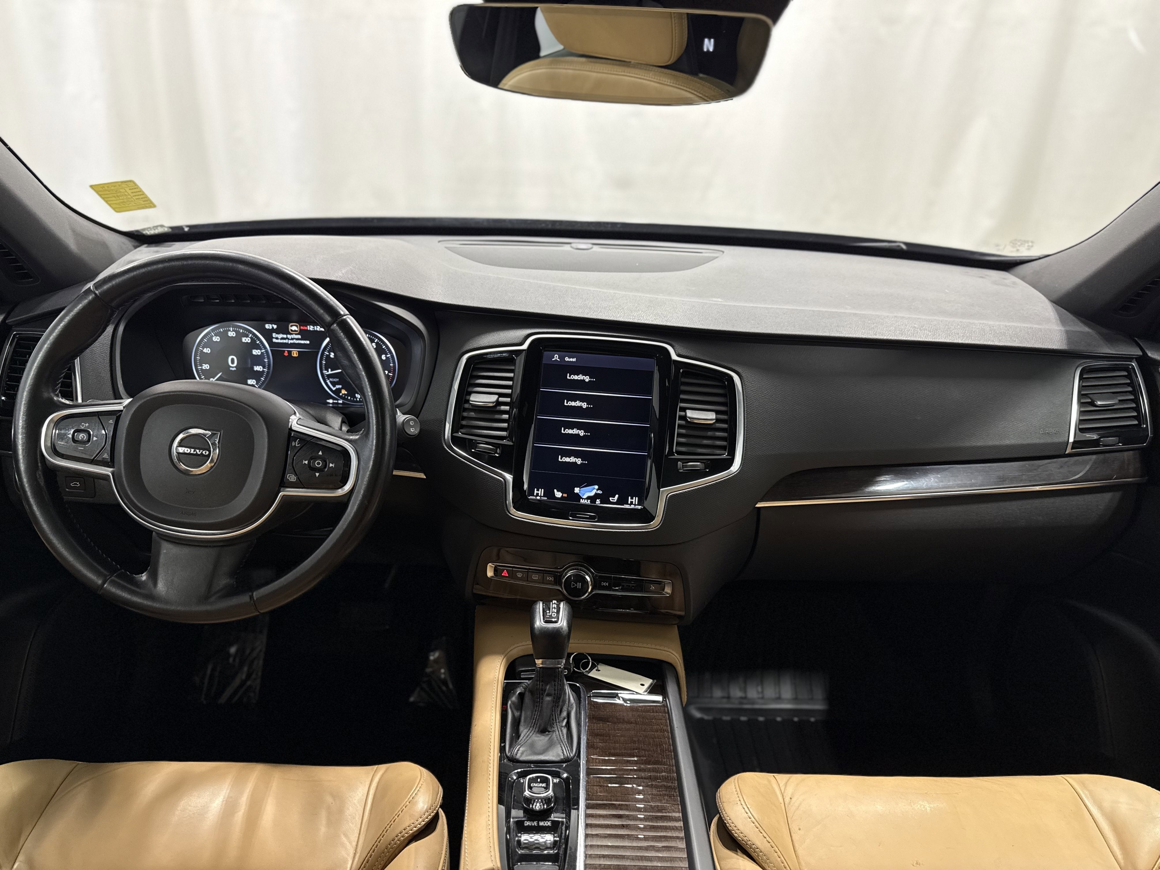 2017 Volvo XC90 Momentum