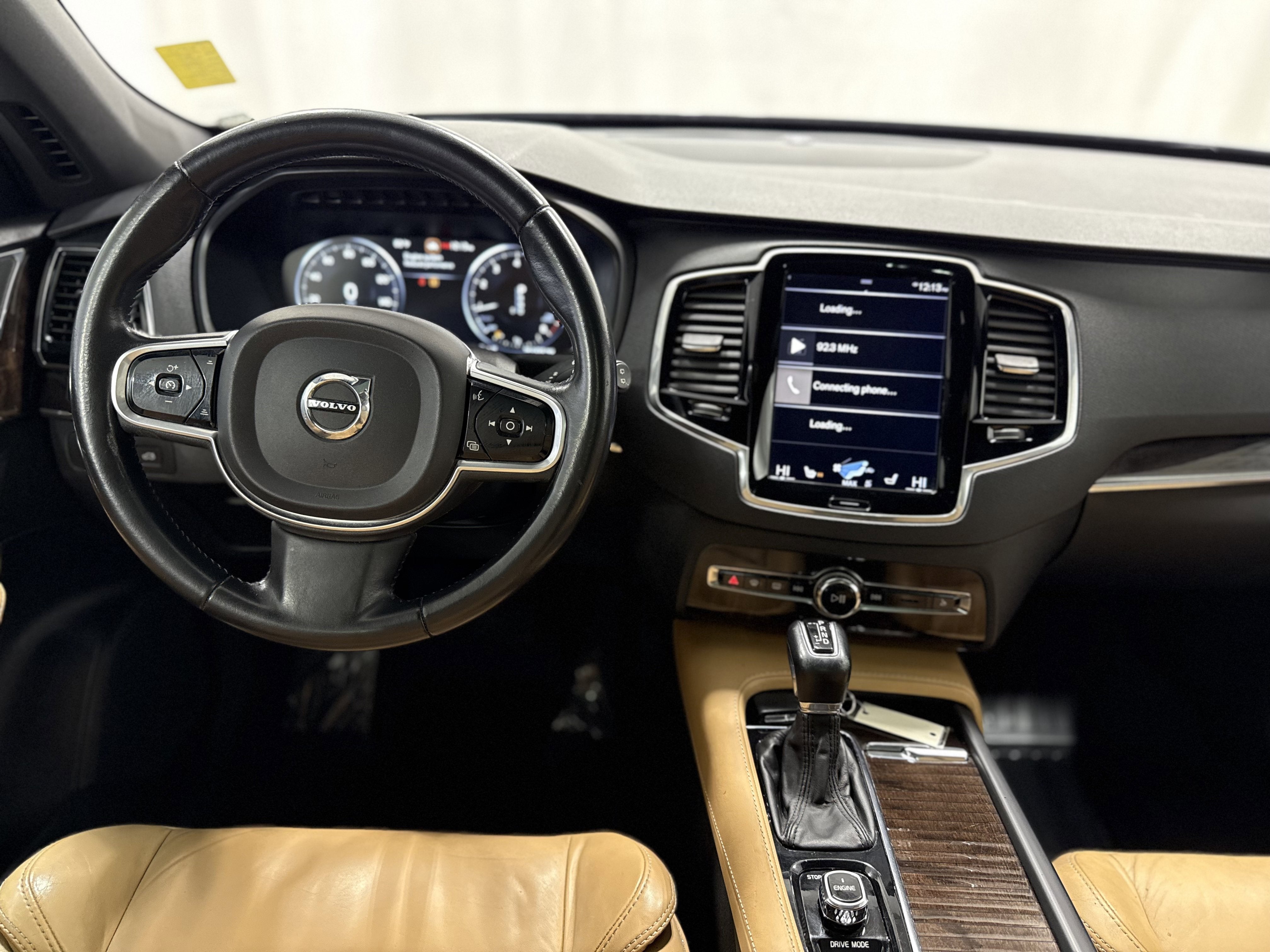 2017 Volvo XC90 Momentum