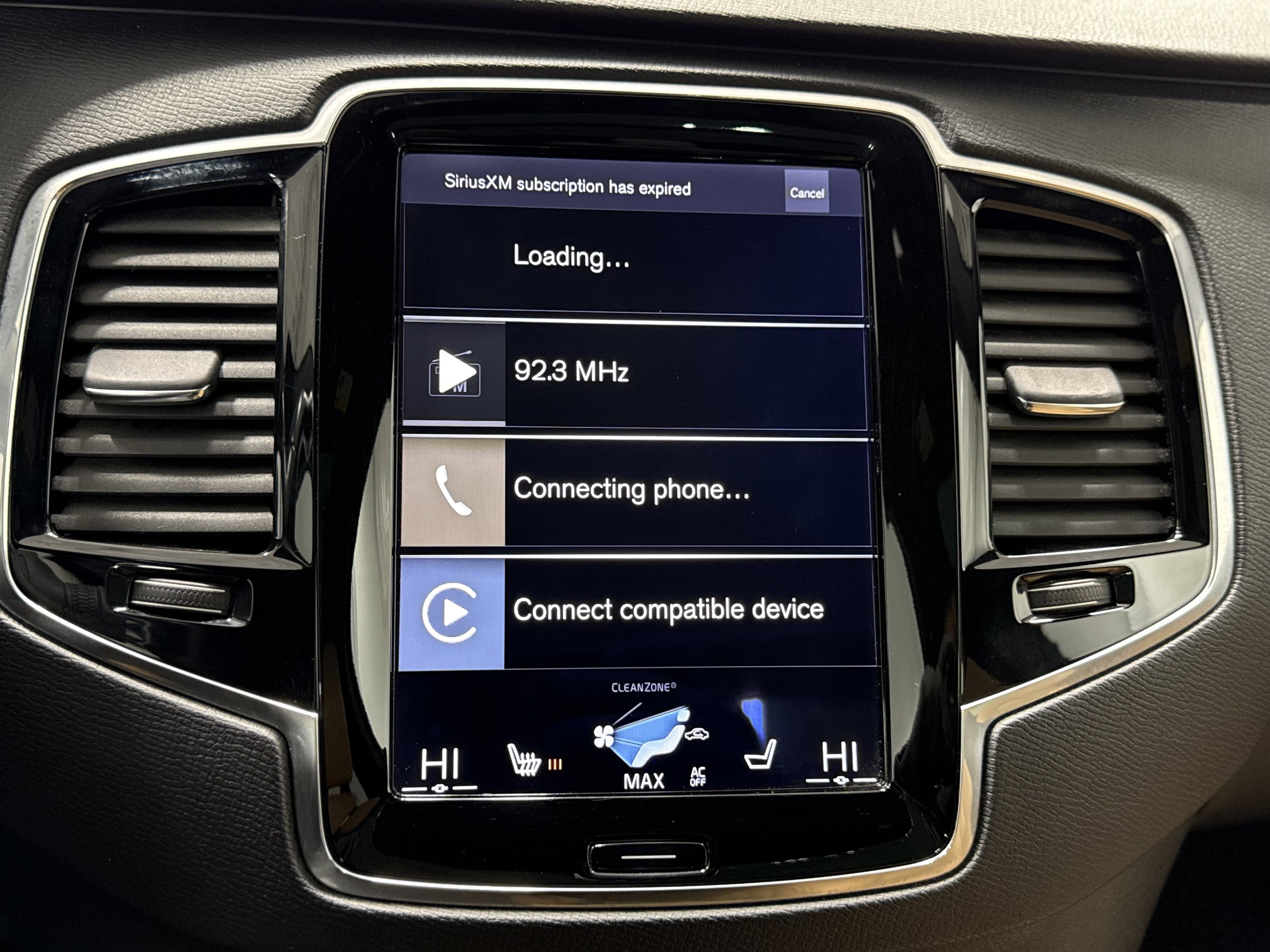 2017 Volvo XC90 Momentum