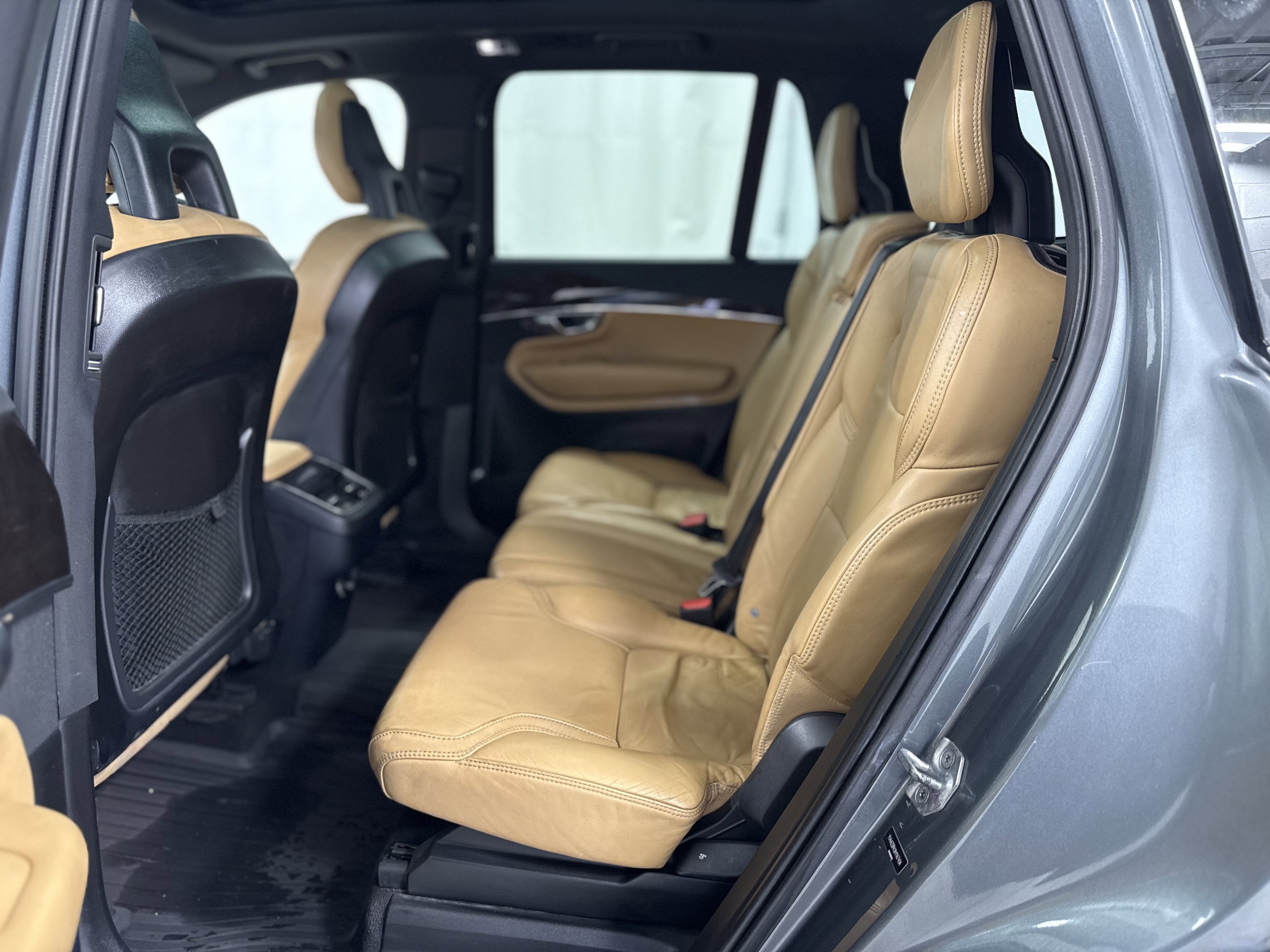 2017 Volvo XC90 Momentum