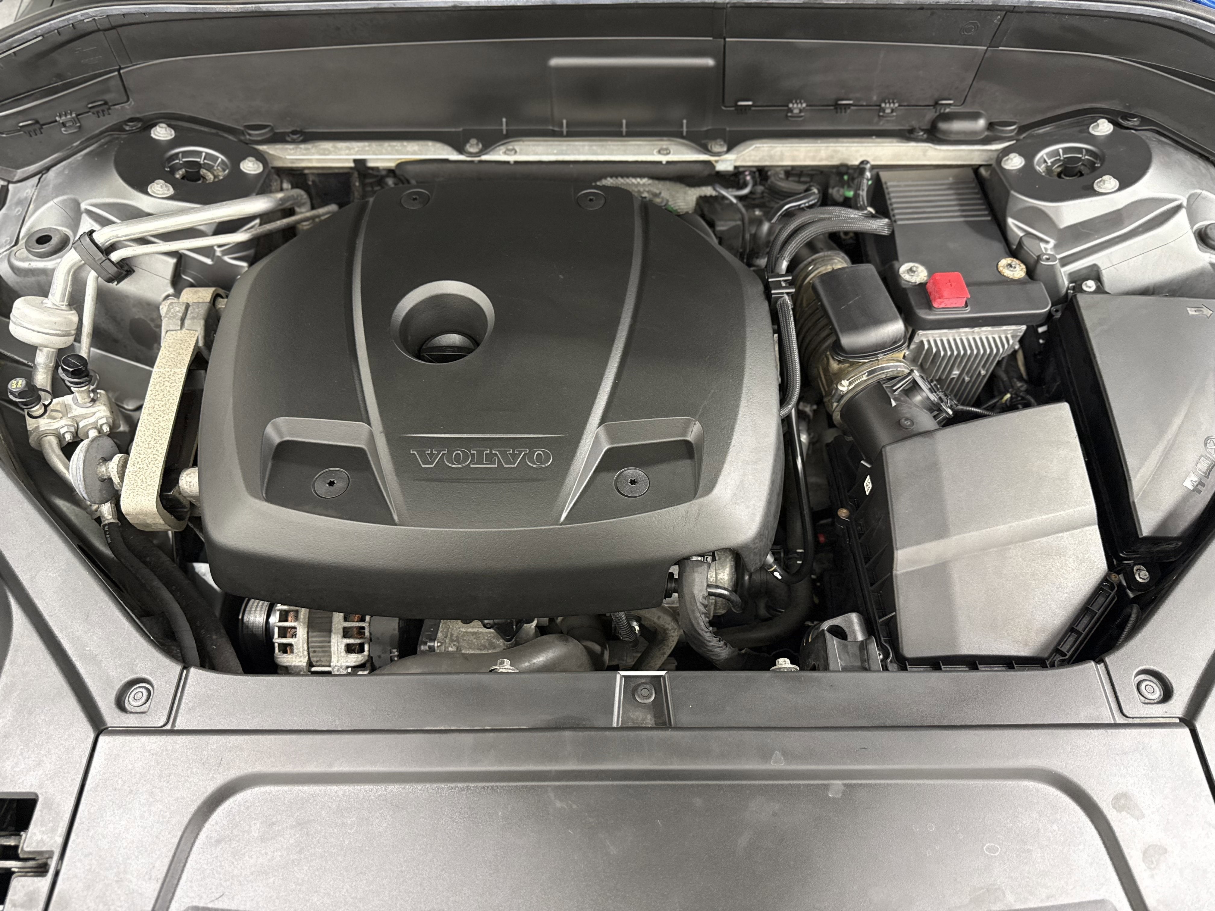 2017 Volvo XC90 Momentum